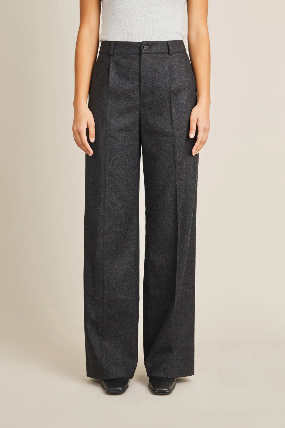 le-pantalon-palazzo-gris-anthracite-pantalon-flanelle-laine image 1