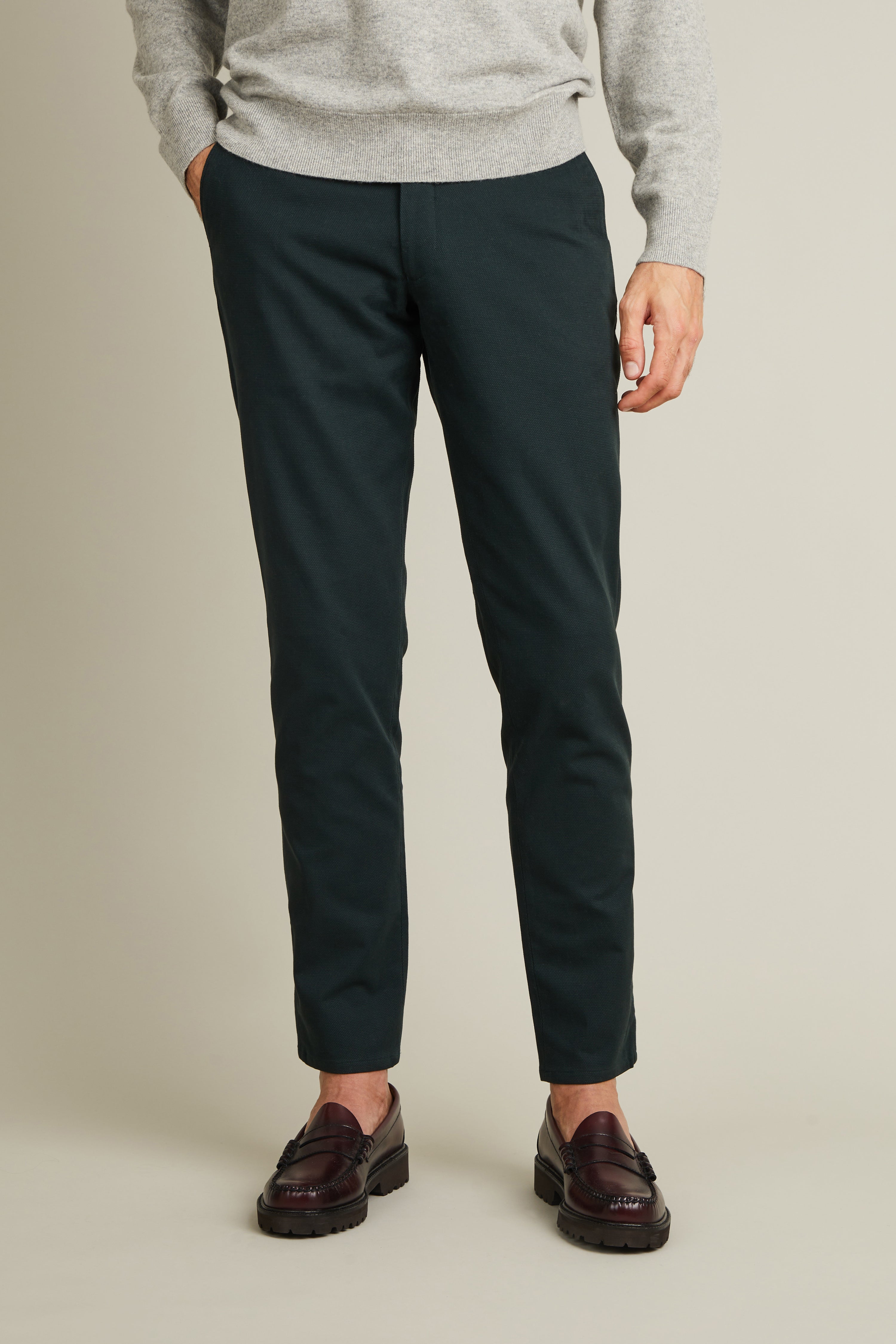 le-pantalon-chino-textur-pantalon-homme-vert-anglais image 1