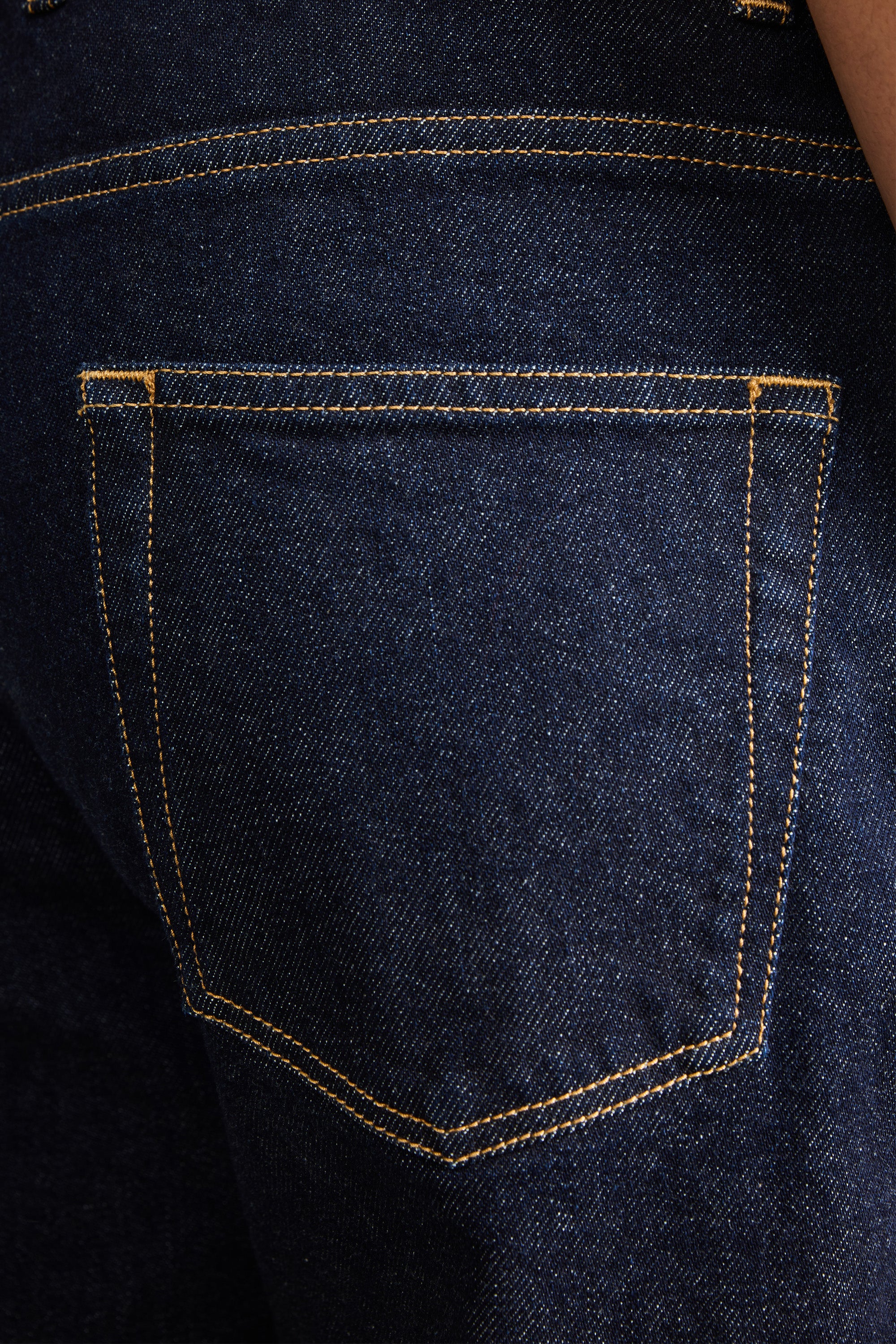 le-pantalon-jeans-homme-droit-brut-denim-candiani image 6