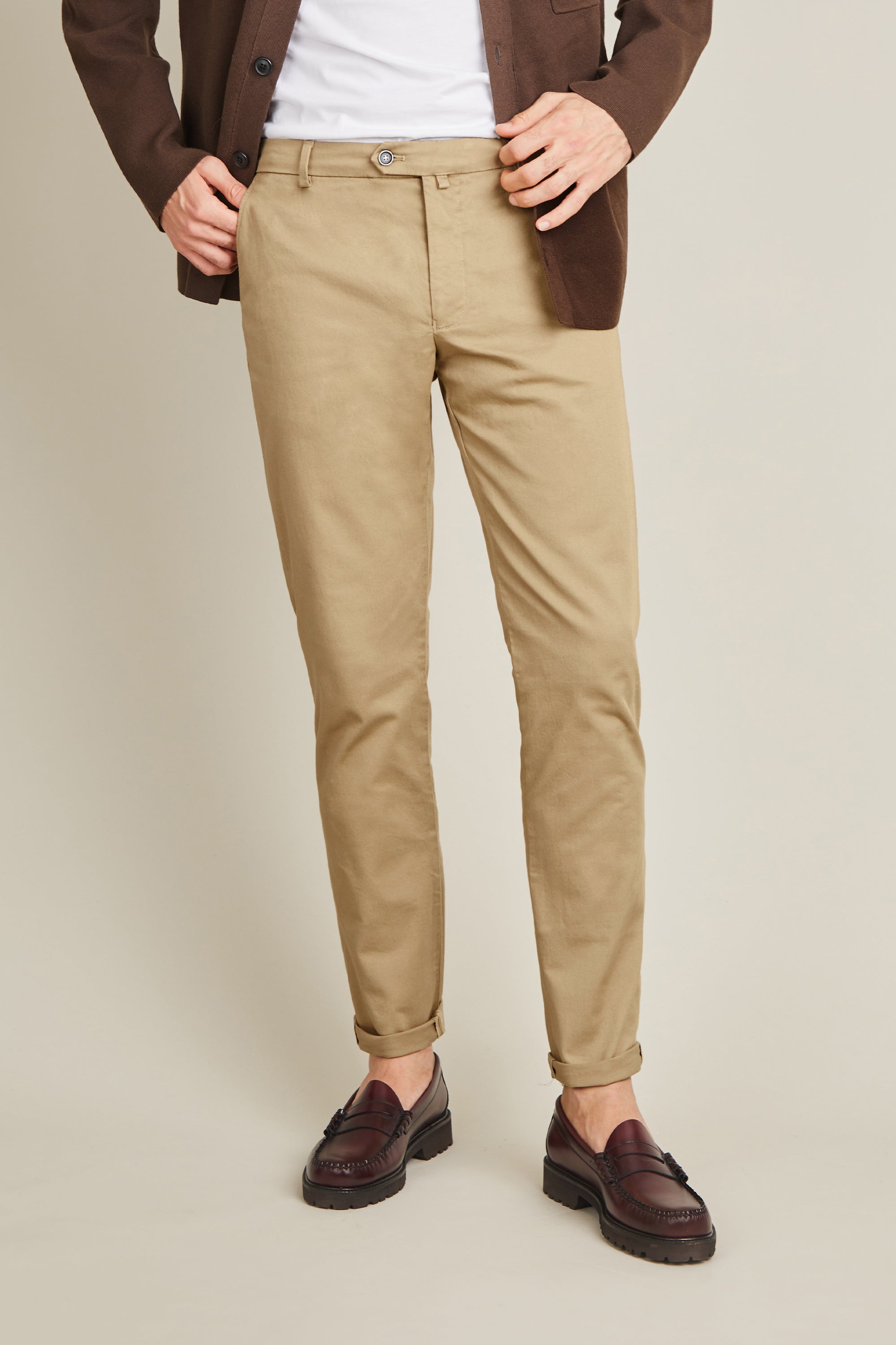 le-pantalon-chino-homme-classique-beige-coton-semi-slim image 1