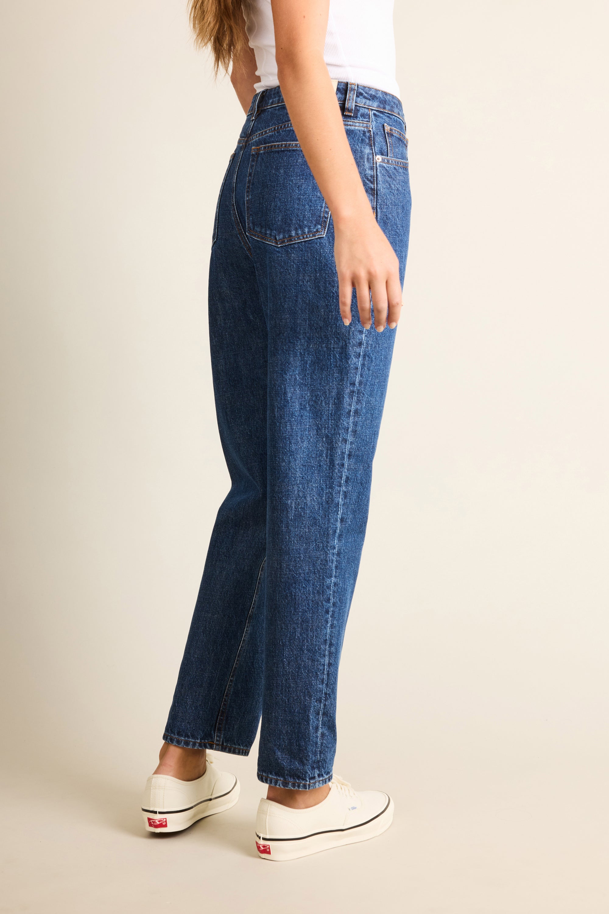le-pantalon-jean-droit-jean-bleu-coton-bio-gots image 6