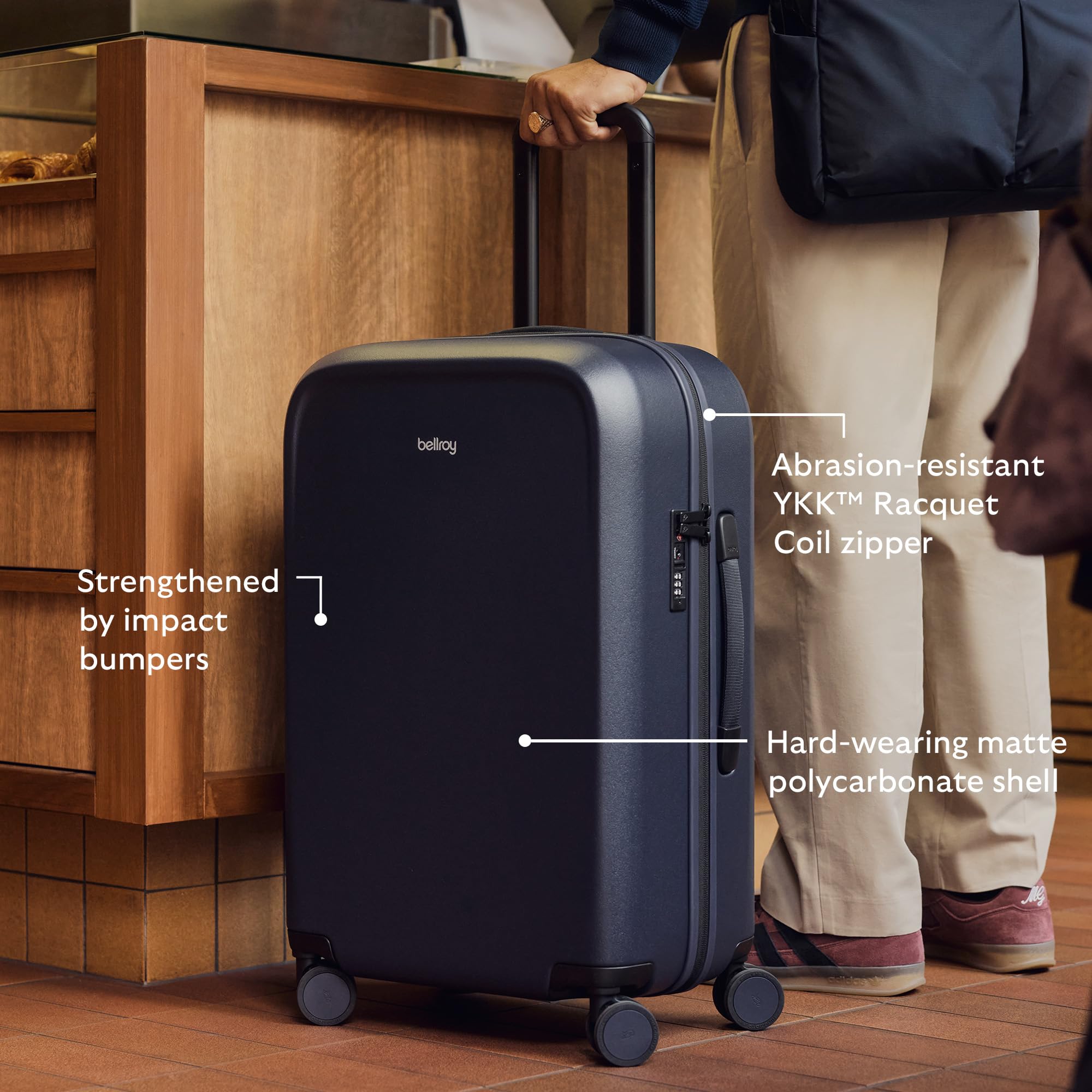bellroy-transit-check-in-valise-soute-69-l-bronze-rigide image 3
