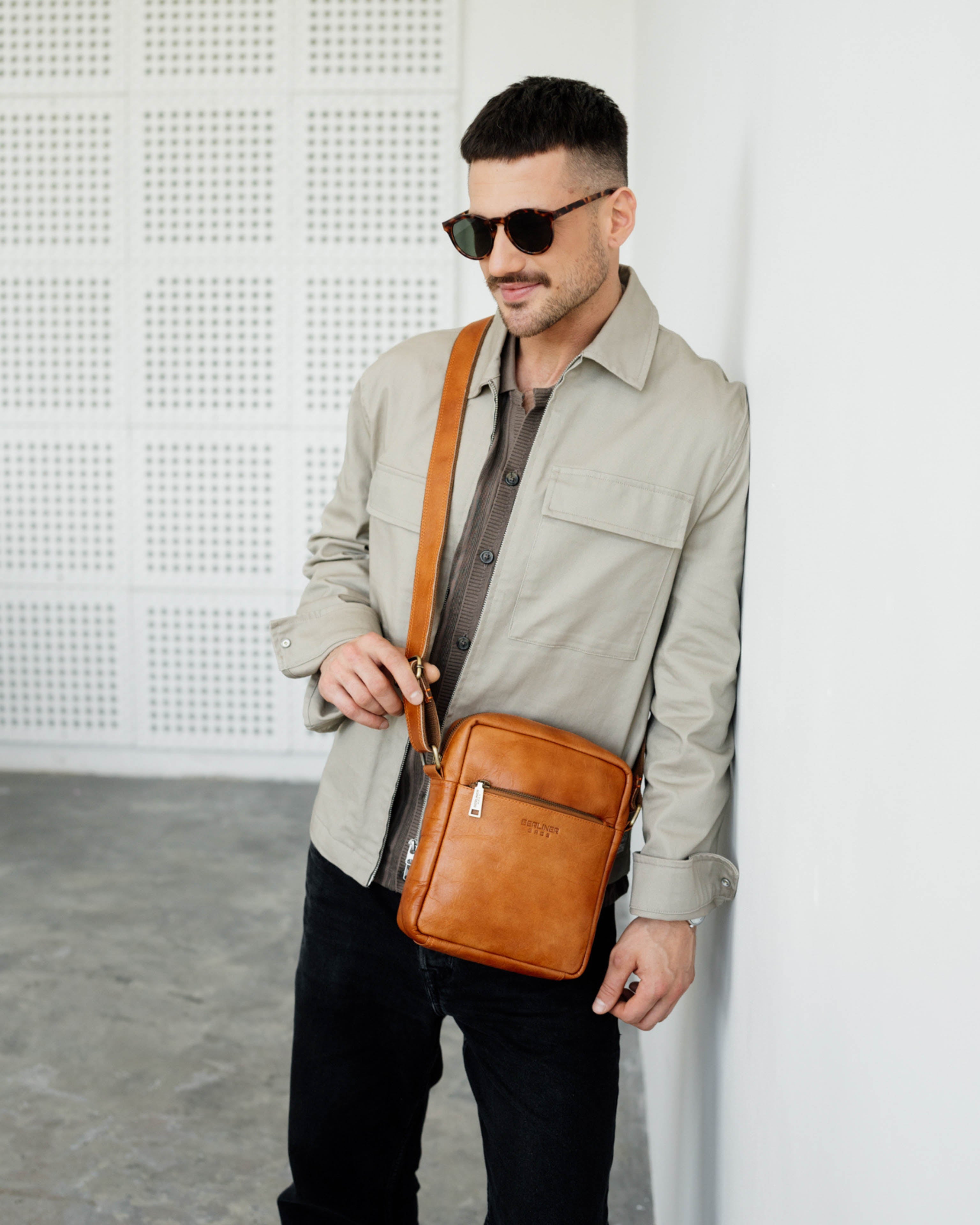 berliner-bags-tom-m-sac-bandouli-re-homme-marron-vintage image 2