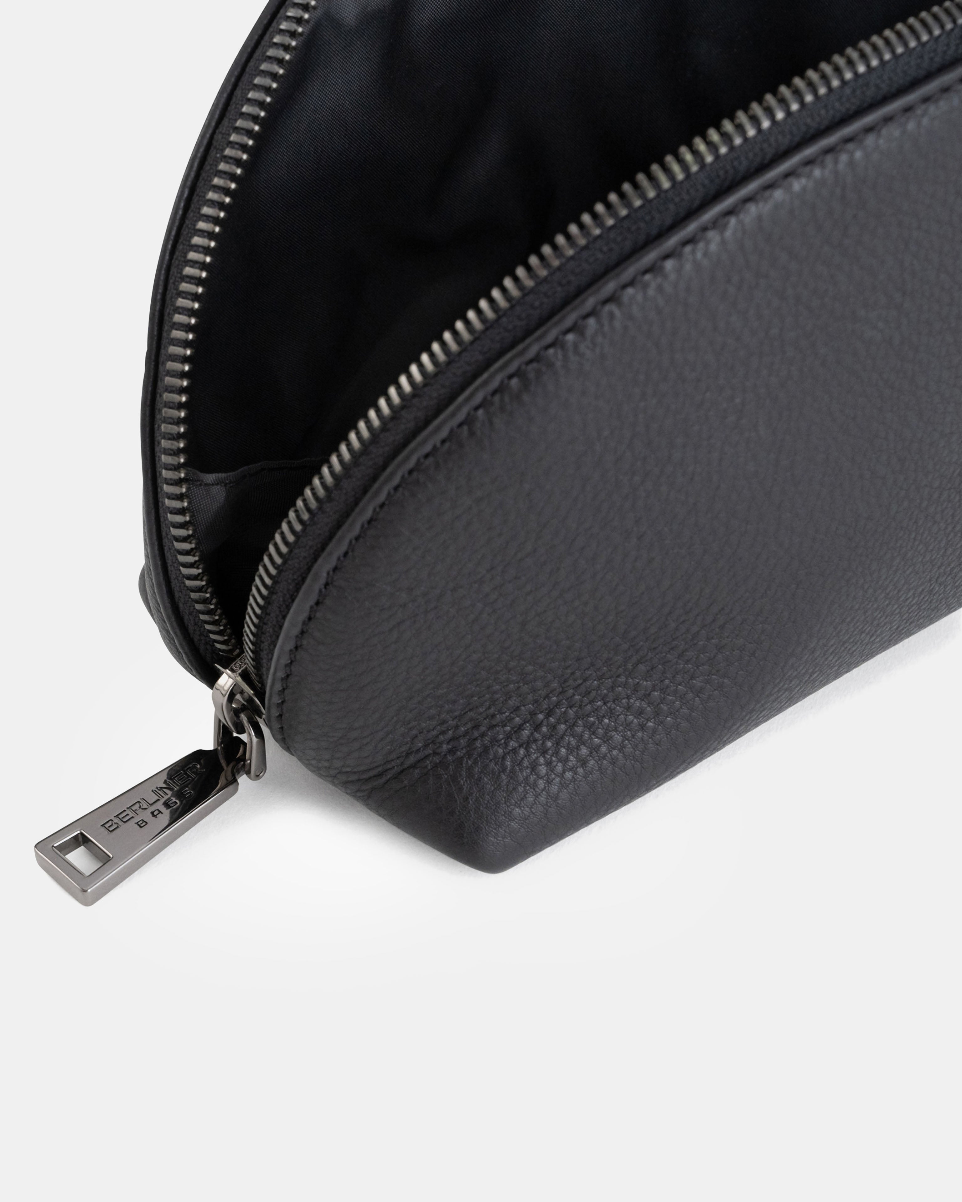 berliner-bags-zoe-trousse-toilette-cuir-noire-waterproof image 7
