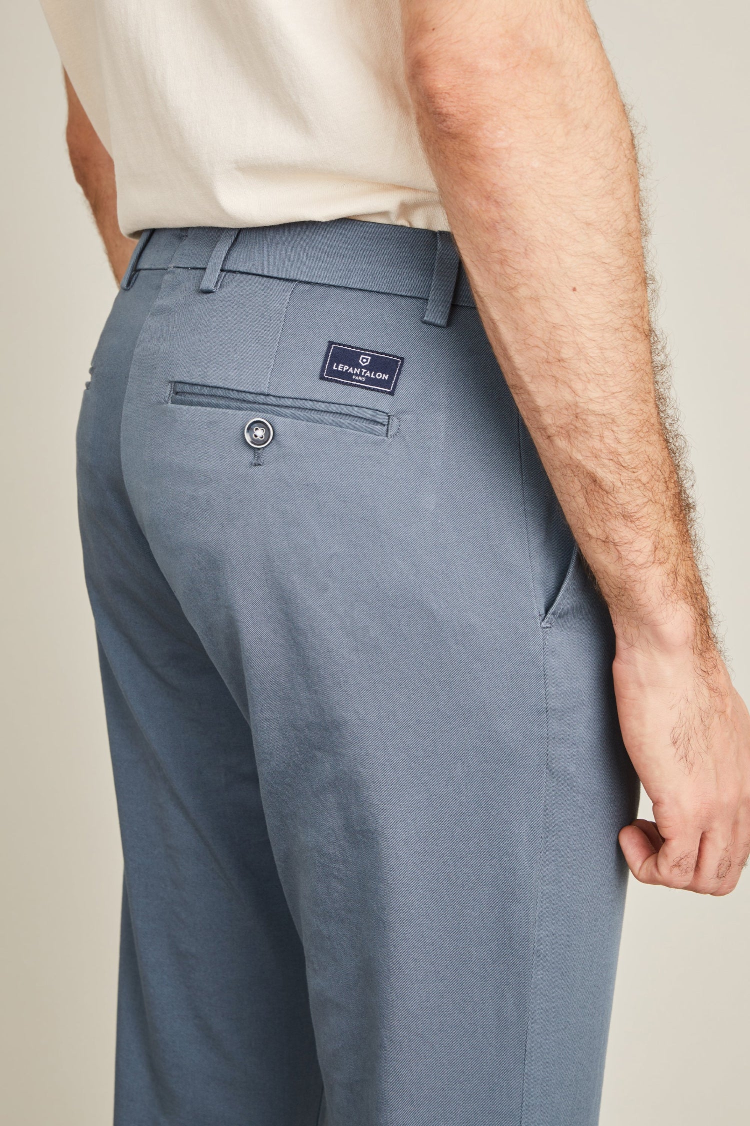 le-pantalon-chino-bleu-jasmin-pantalon-chino-homme-coton image 7