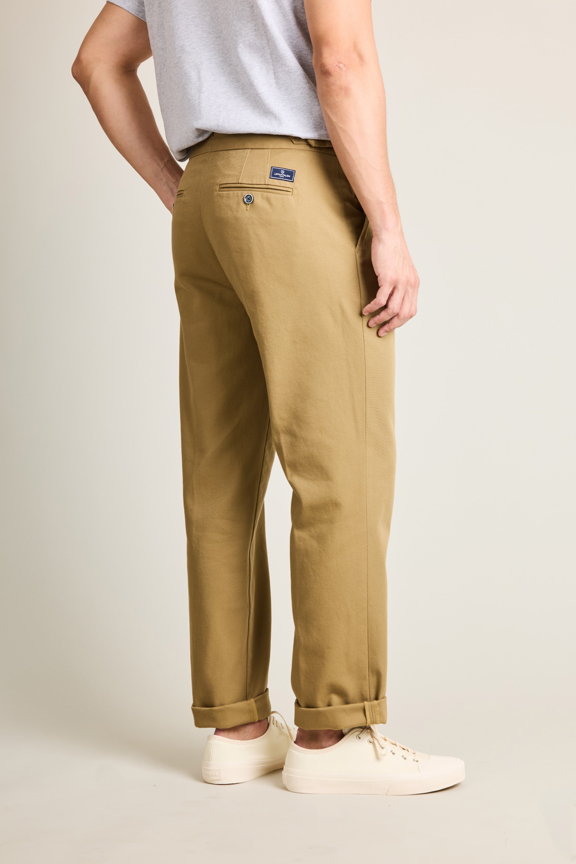 le-pantalon-chino-droit-double-pinces-beige-fonc-coton image 5