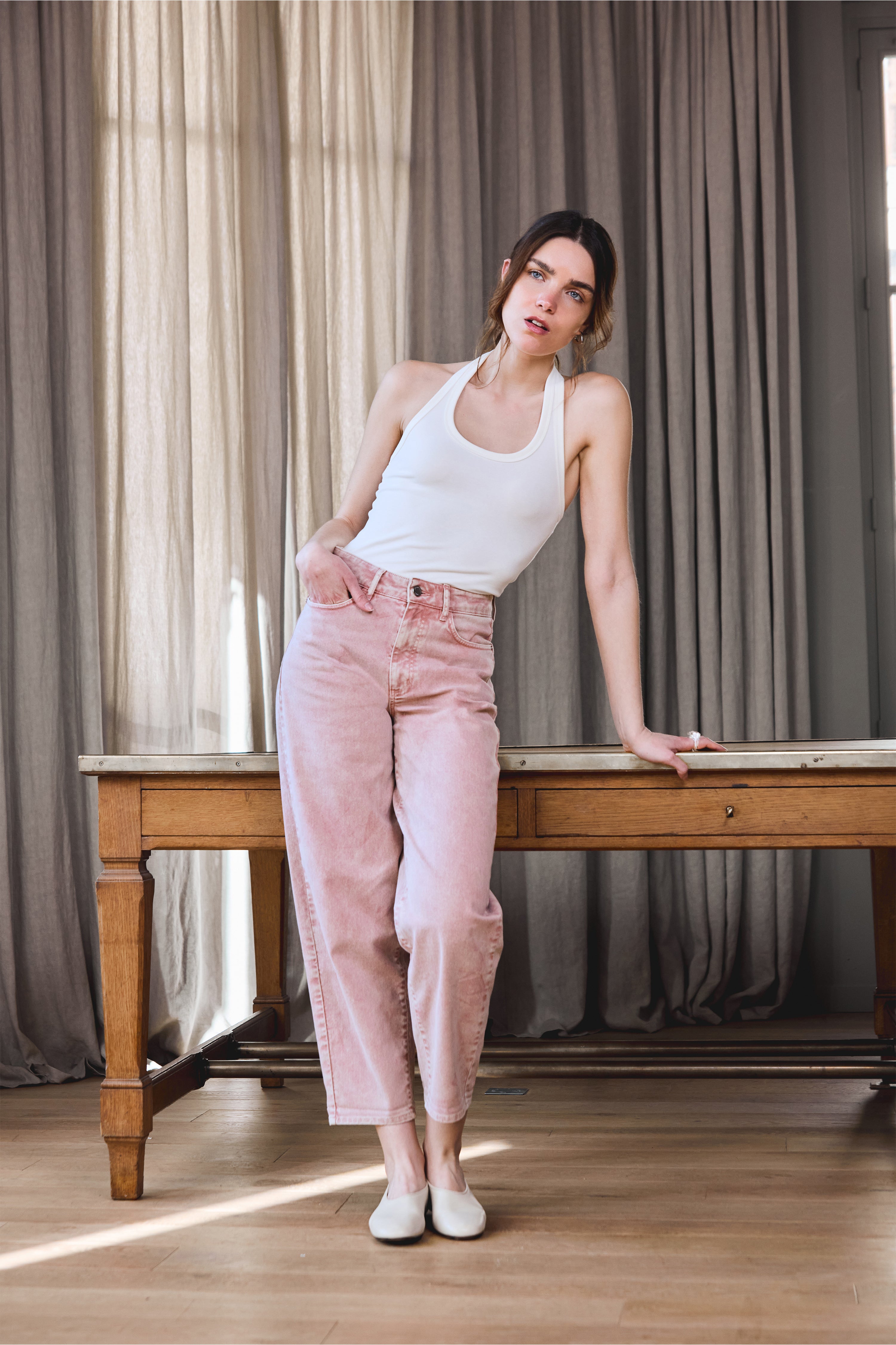 le-pantalon-jean-balloon-ice-pink-jean-rose-large-femme image 2