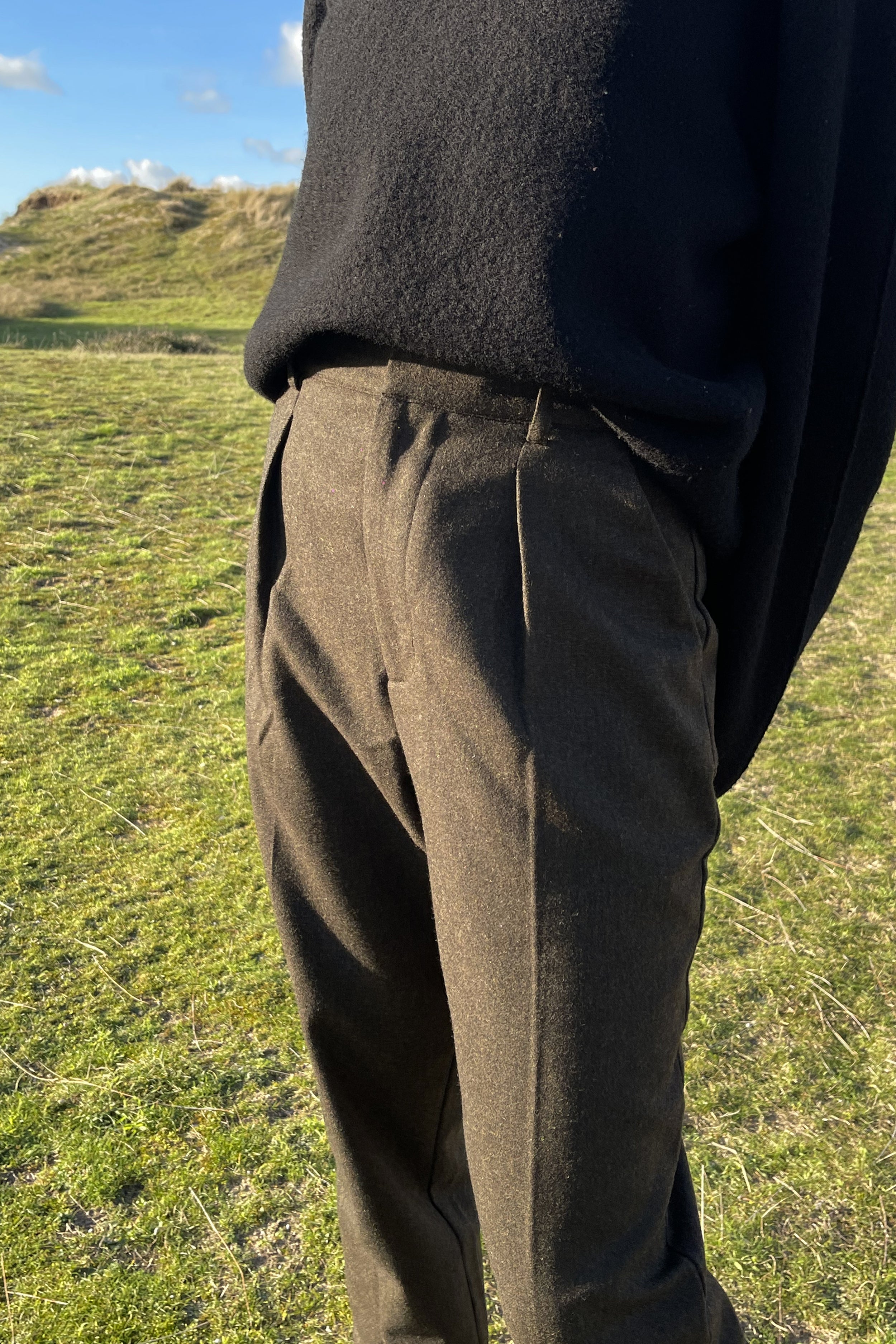 le-pantalon-cigarette-flanelle-olive-pantalon-homme-laine image 2