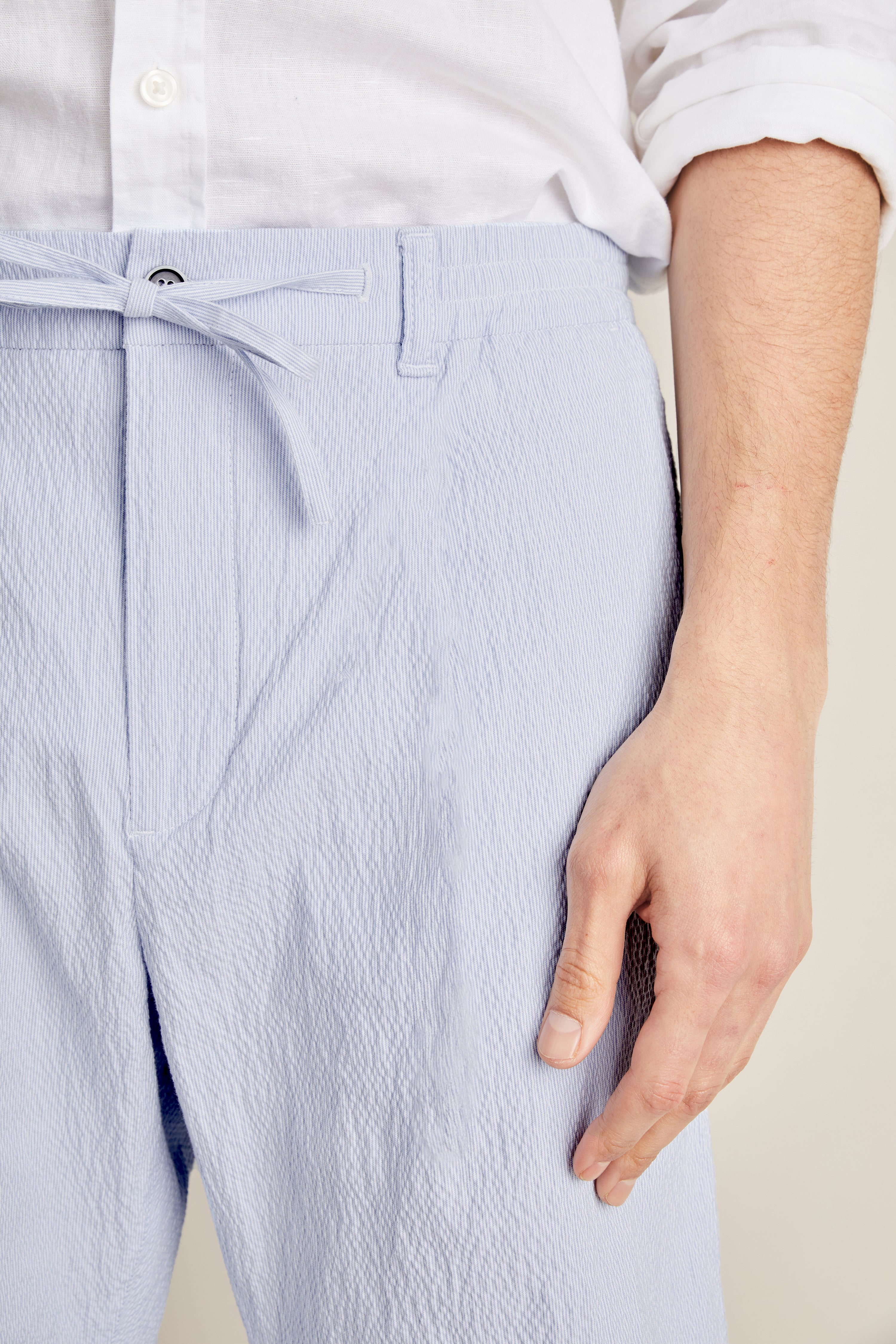 le-pantalon-bermuda-seersucker-bleu-short-coton-homme image 4