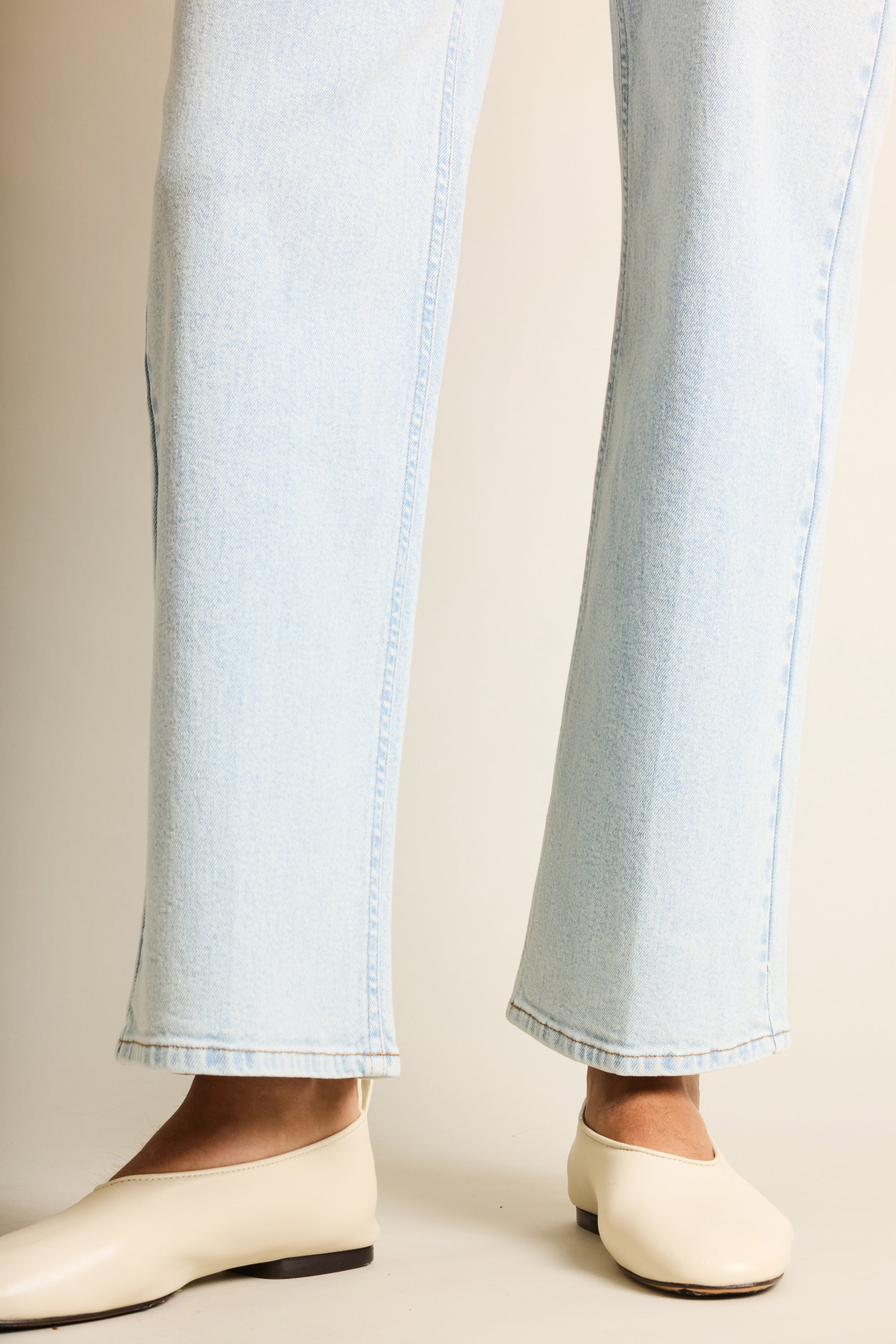 le-pantalon-jean-flare-ice-blue-jean-femme-coupe-vas-e image 7