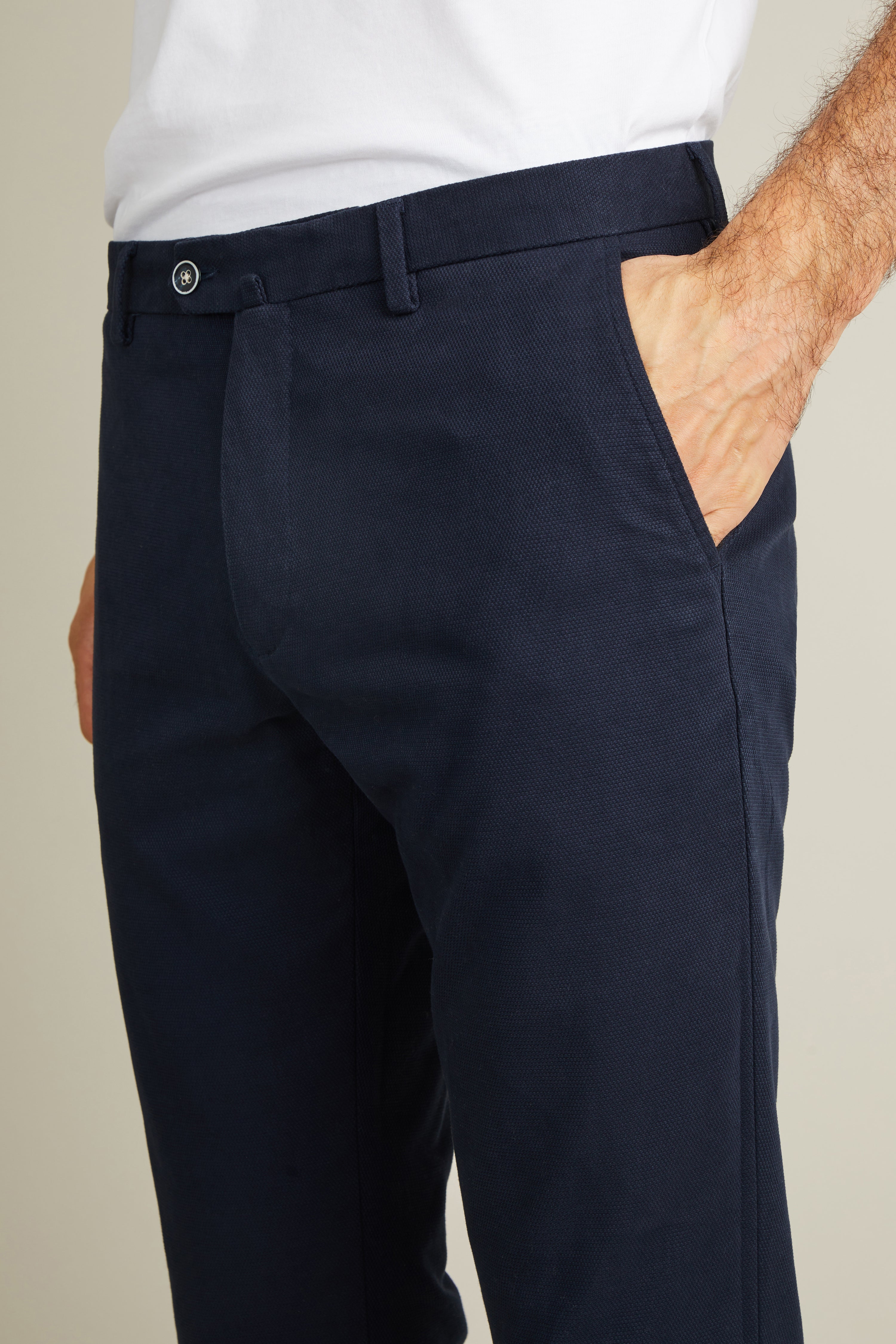 le-pantalon-chinos-homme-chino-bleu-marine-textur-gots image 3
