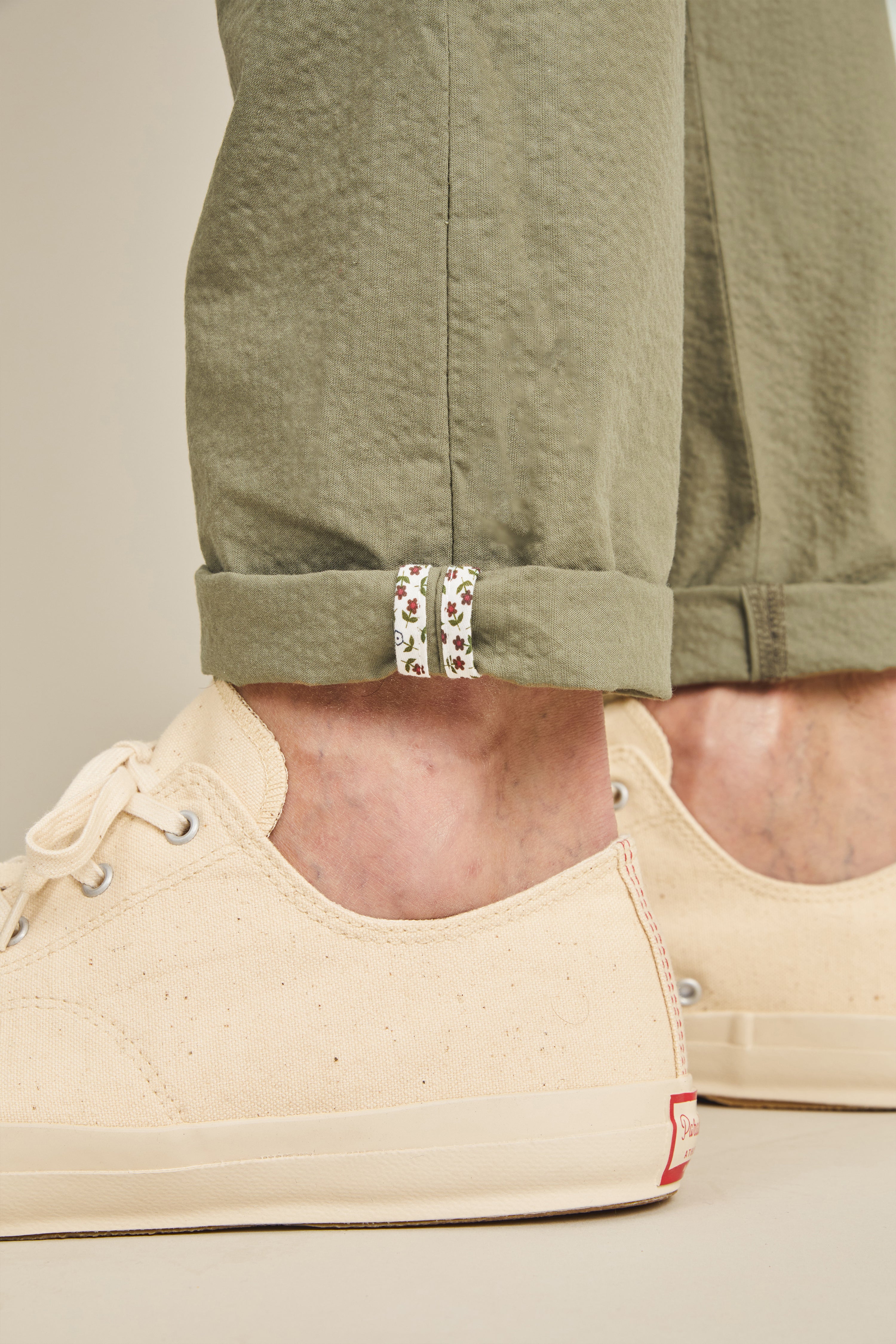 le-pantalon-chinos-homme-chino-seersucker-kaki-coton-t image 6