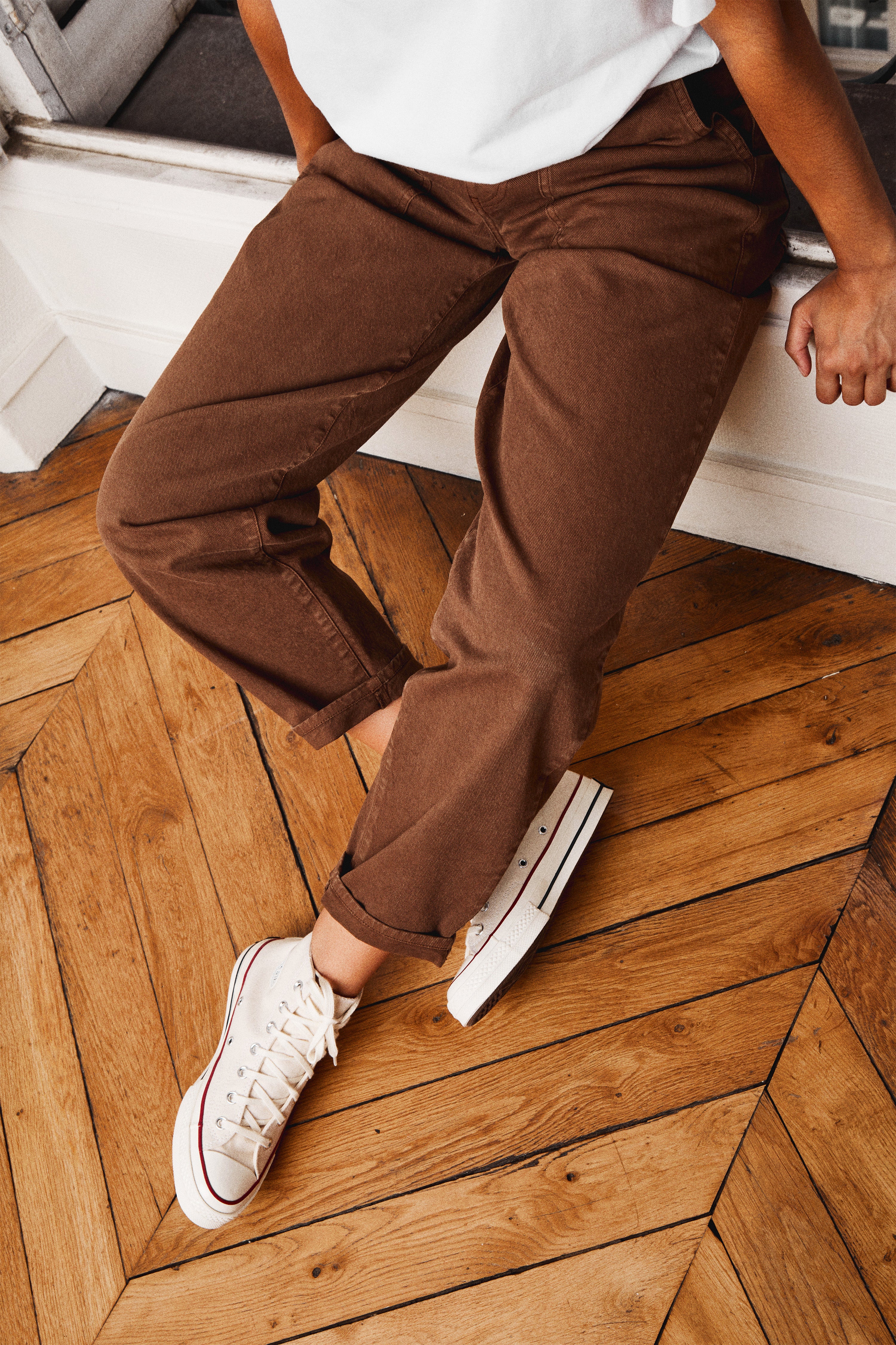 le-pantalon-jeans-femme-jean-balloon-marron-large-recycl image 6
