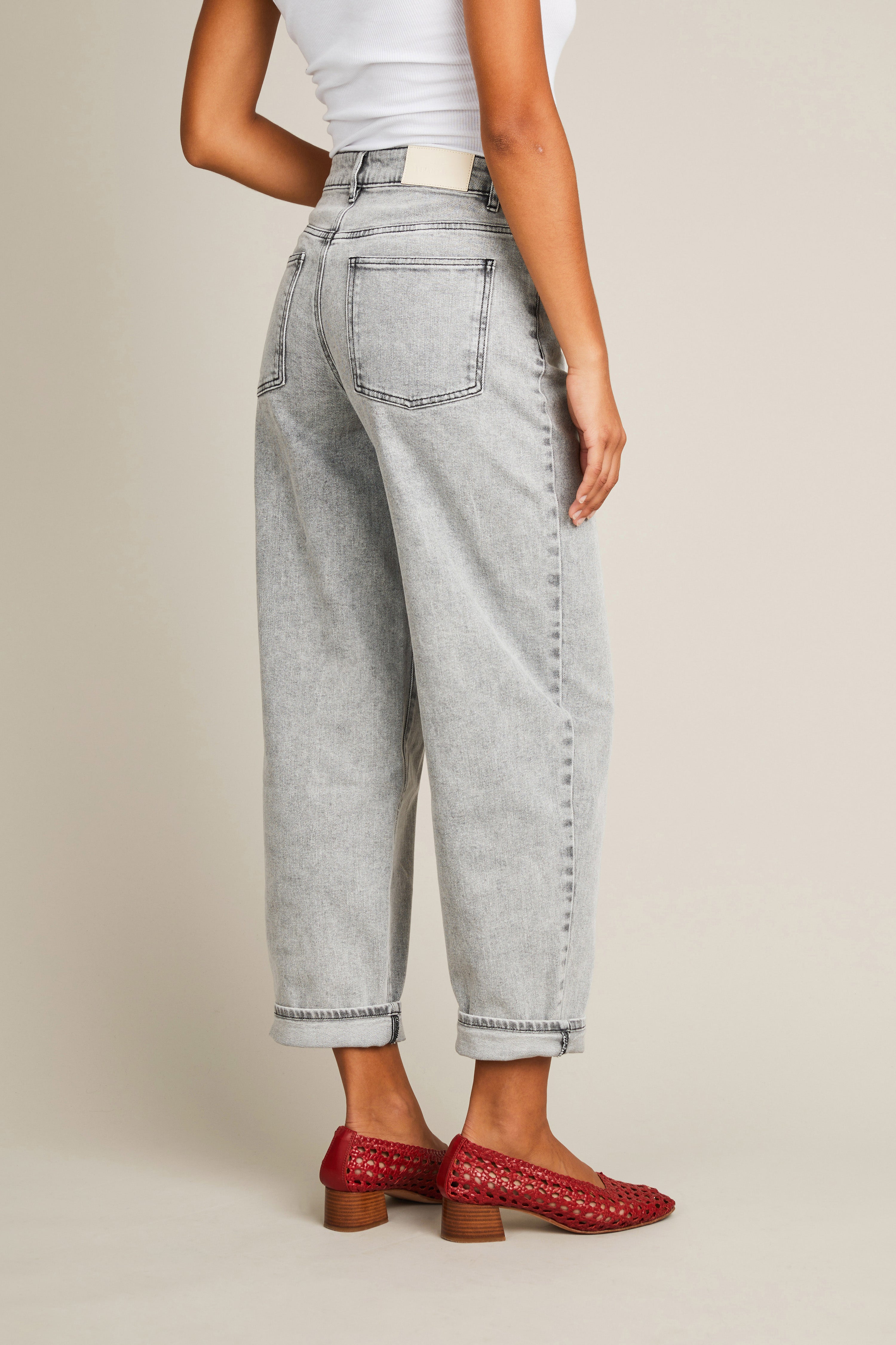 le-pantalon-jean-balloon-snow-black-jean-femme-noir-coton image 5