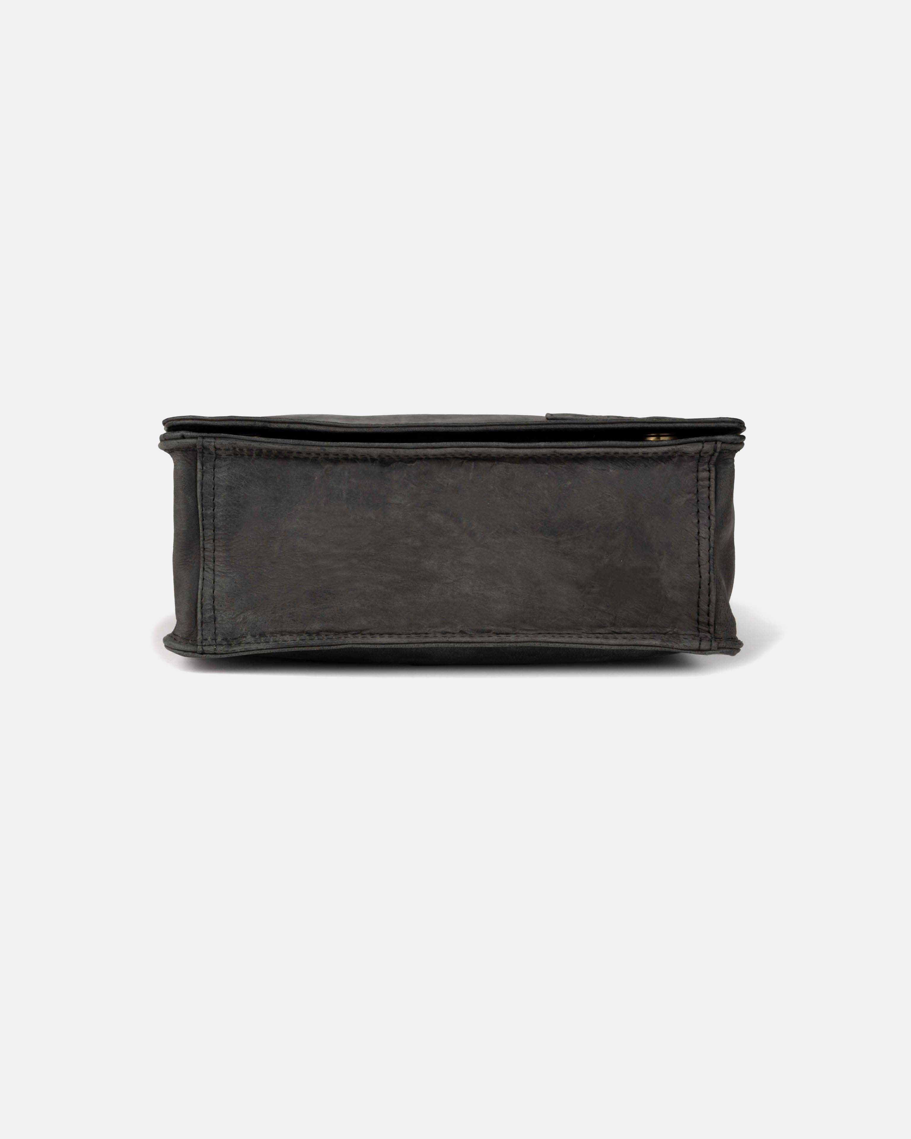 berliner-bags-konrad-sac-messager-homme-cuir-gris-fonc image 3