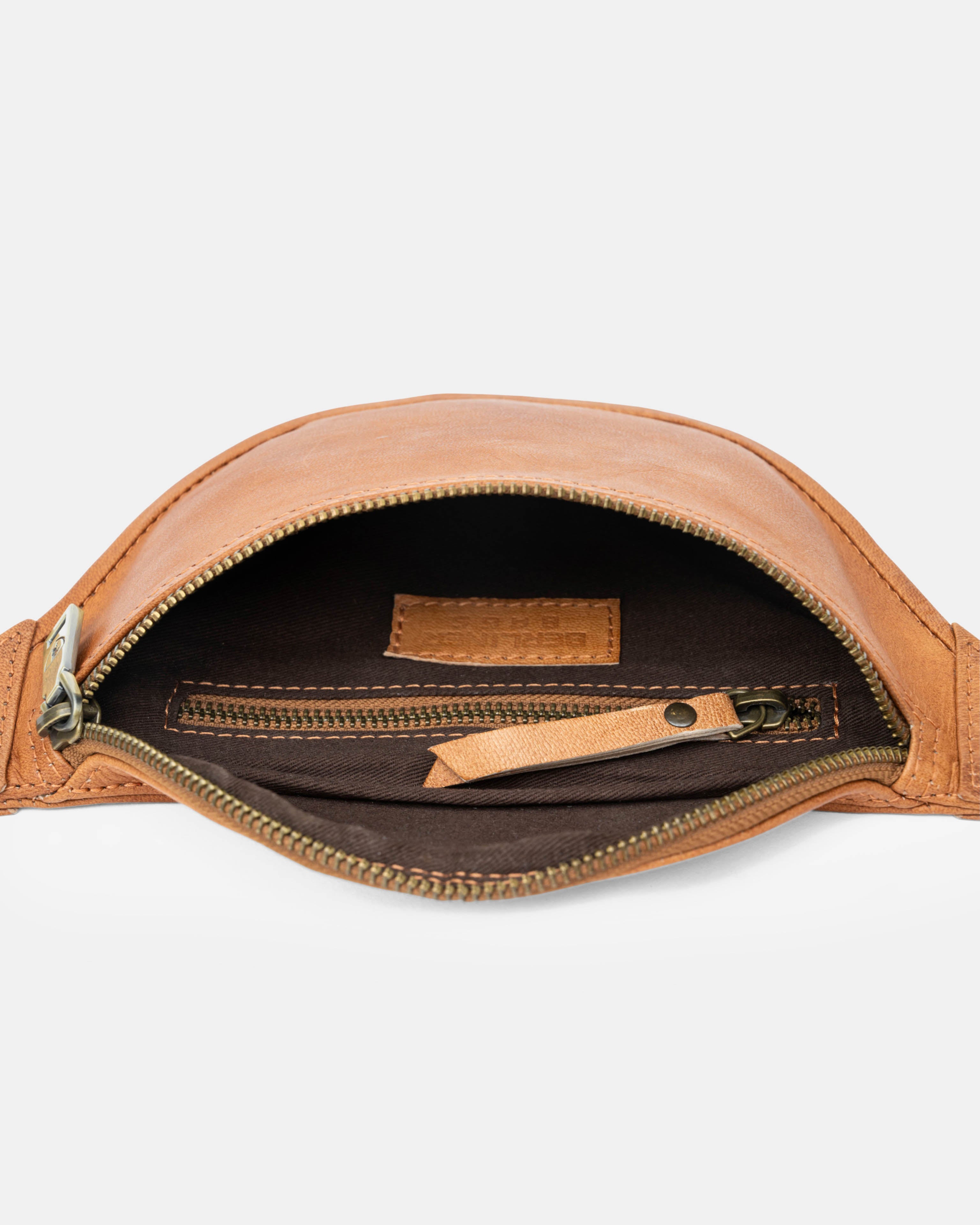 berliner-bags-kai-2-0-banane-cuir-xl-marron-vintage image 4