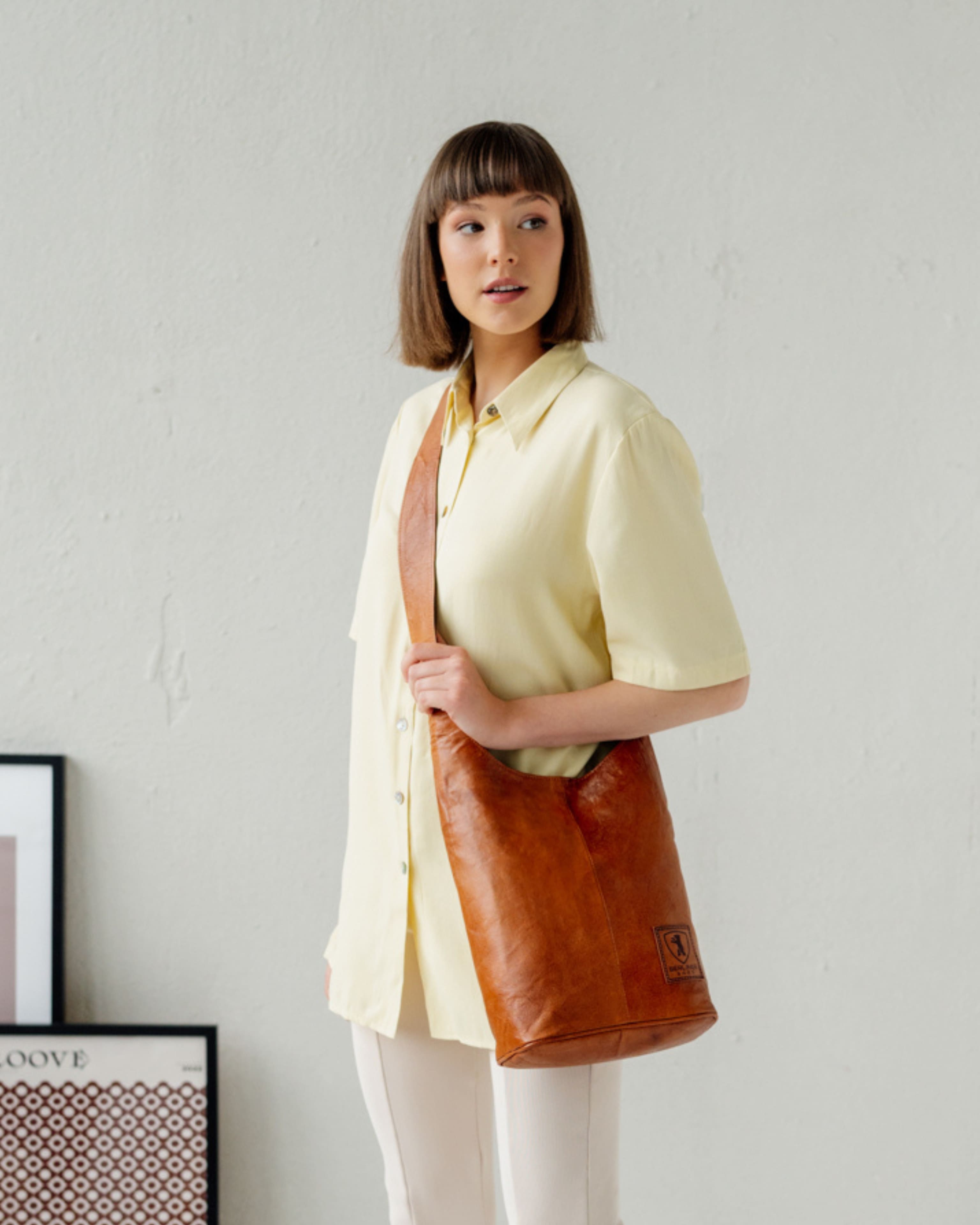 berliner-bags-emilia-2-0-sac-hobo-cuir-marron-vintage-moyen image 2