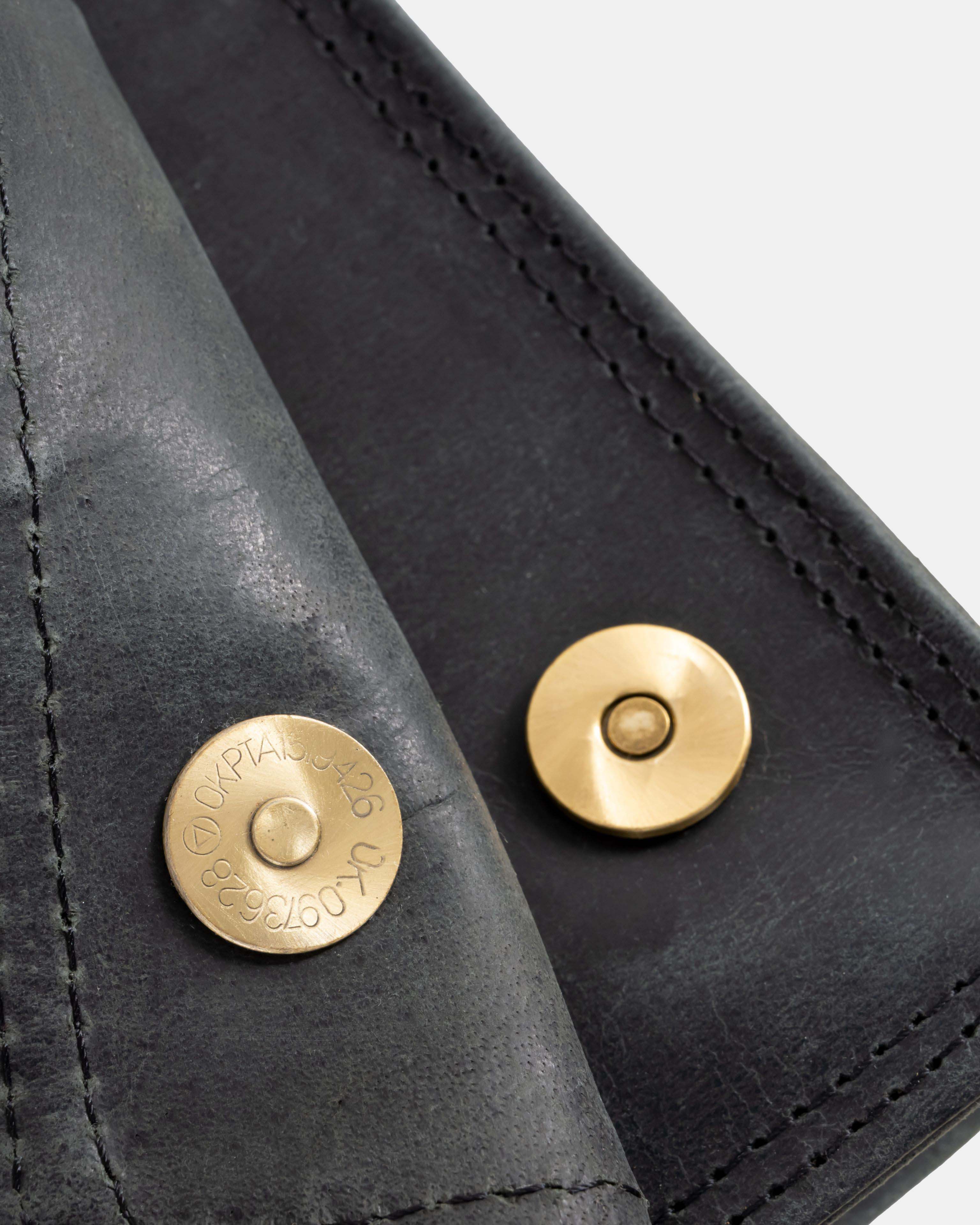 berliner-bags-konrad-sac-messager-homme-cuir-gris-fonc image 6