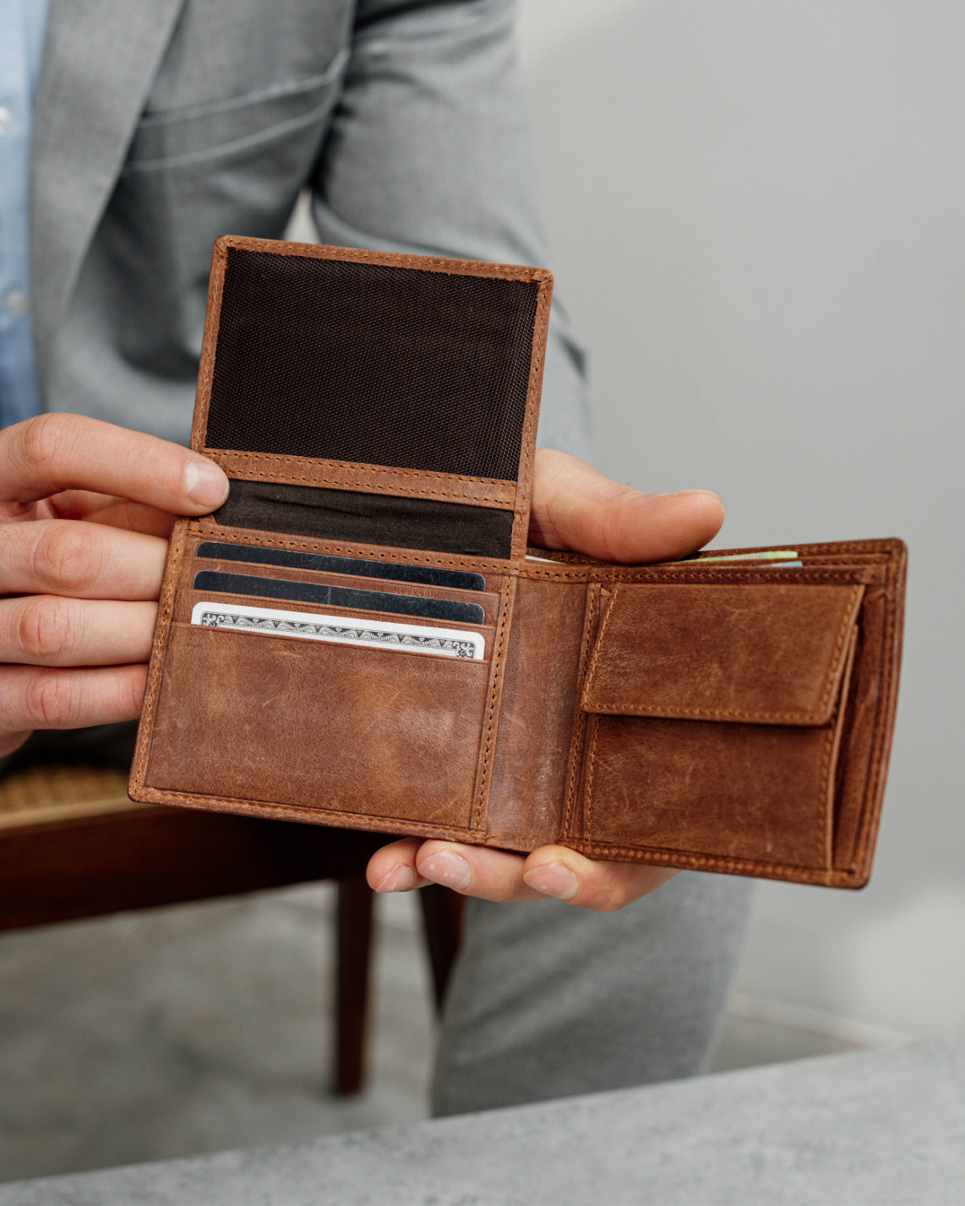 berliner-bags-peter-portefeuille-homme-cognac-cuir-rfid-slim image 8