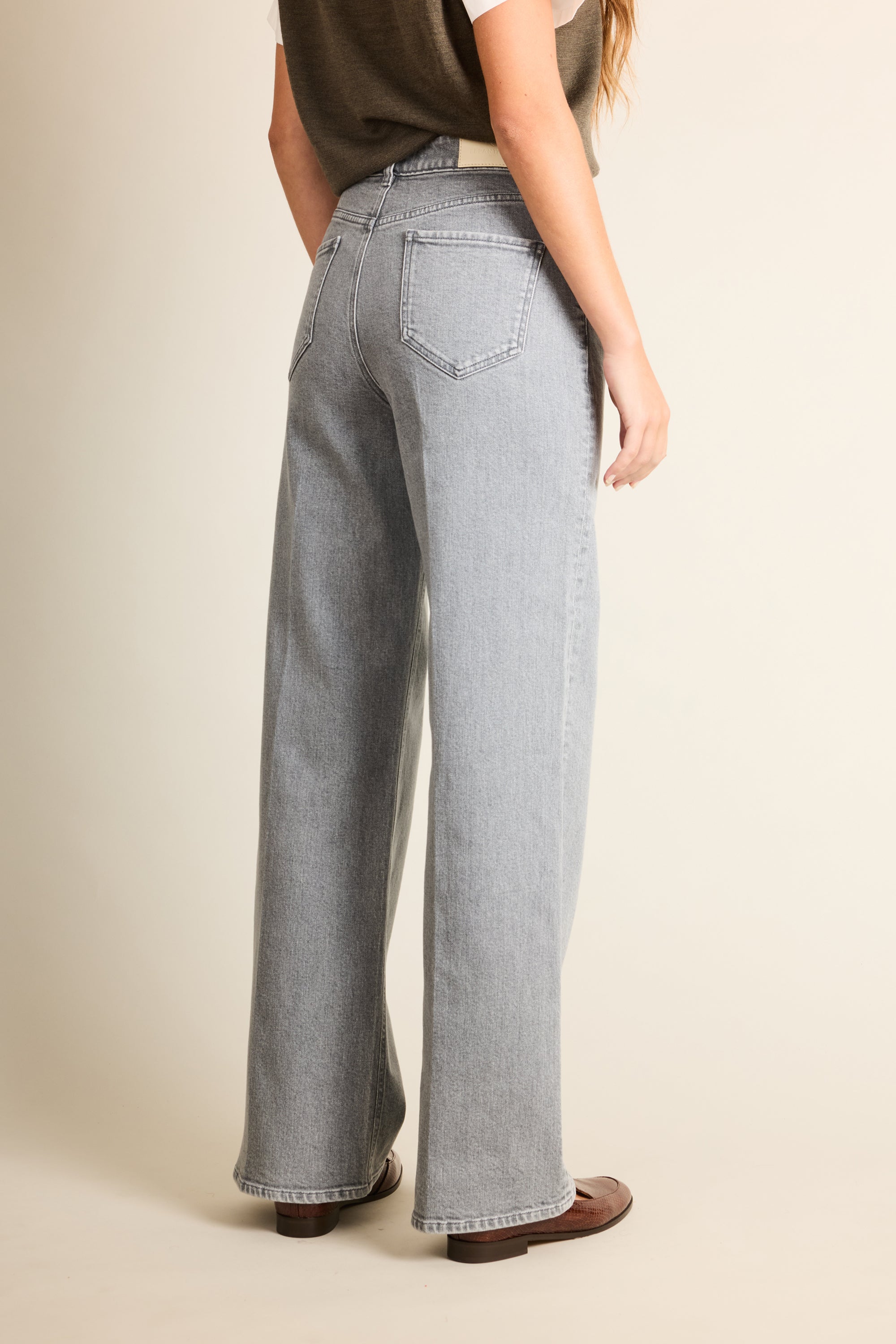 le-pantalon-jeans-femme-wideleg-gris-coton-bio-taille-haute image 5