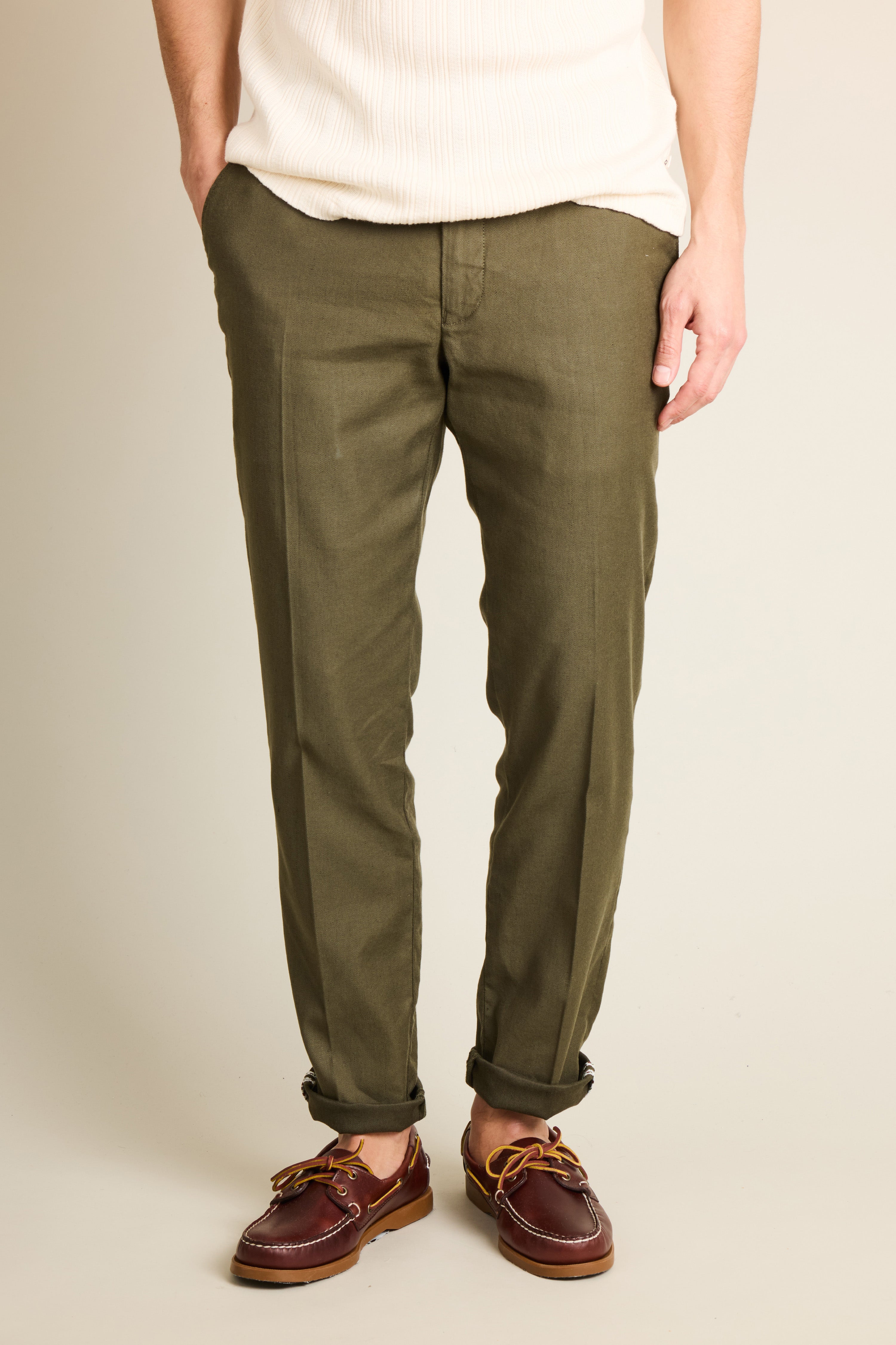 le-pantalon-chinos-homme-chino-coton-lin-kaki-fonc-l-ger image 5