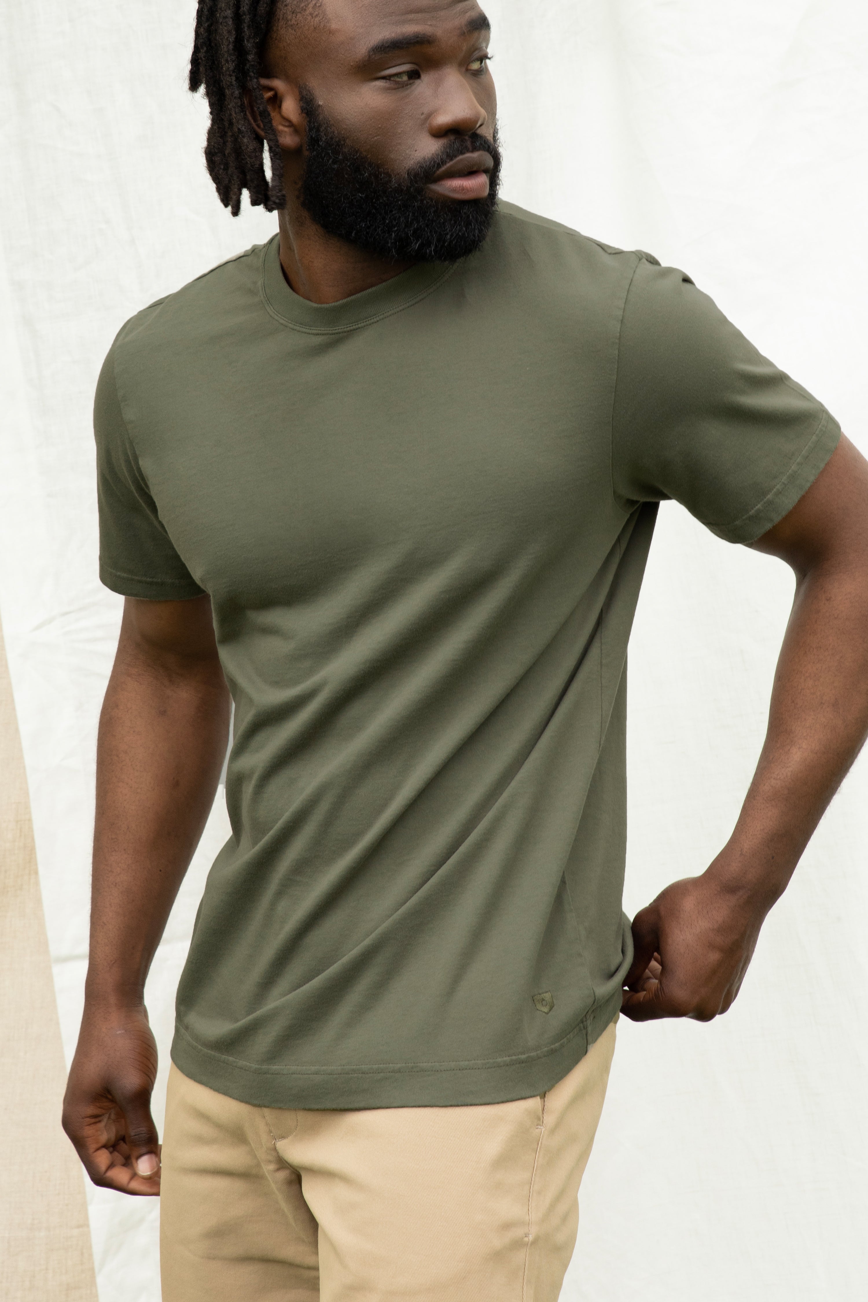le-pantalon-t-shirts-homme-kaki-tee-shirt-coton-bio image 2