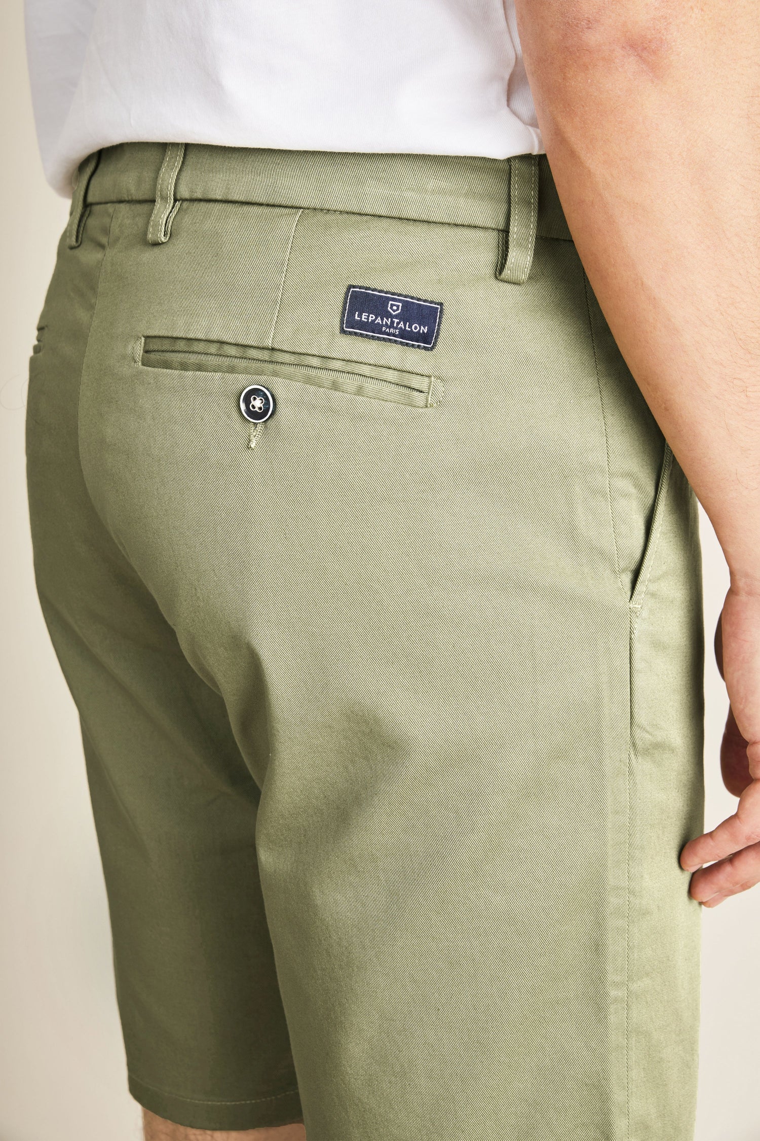 le-pantalon-bermudas-homme-bermuda-olive-coton-serge-23-cm image 2
