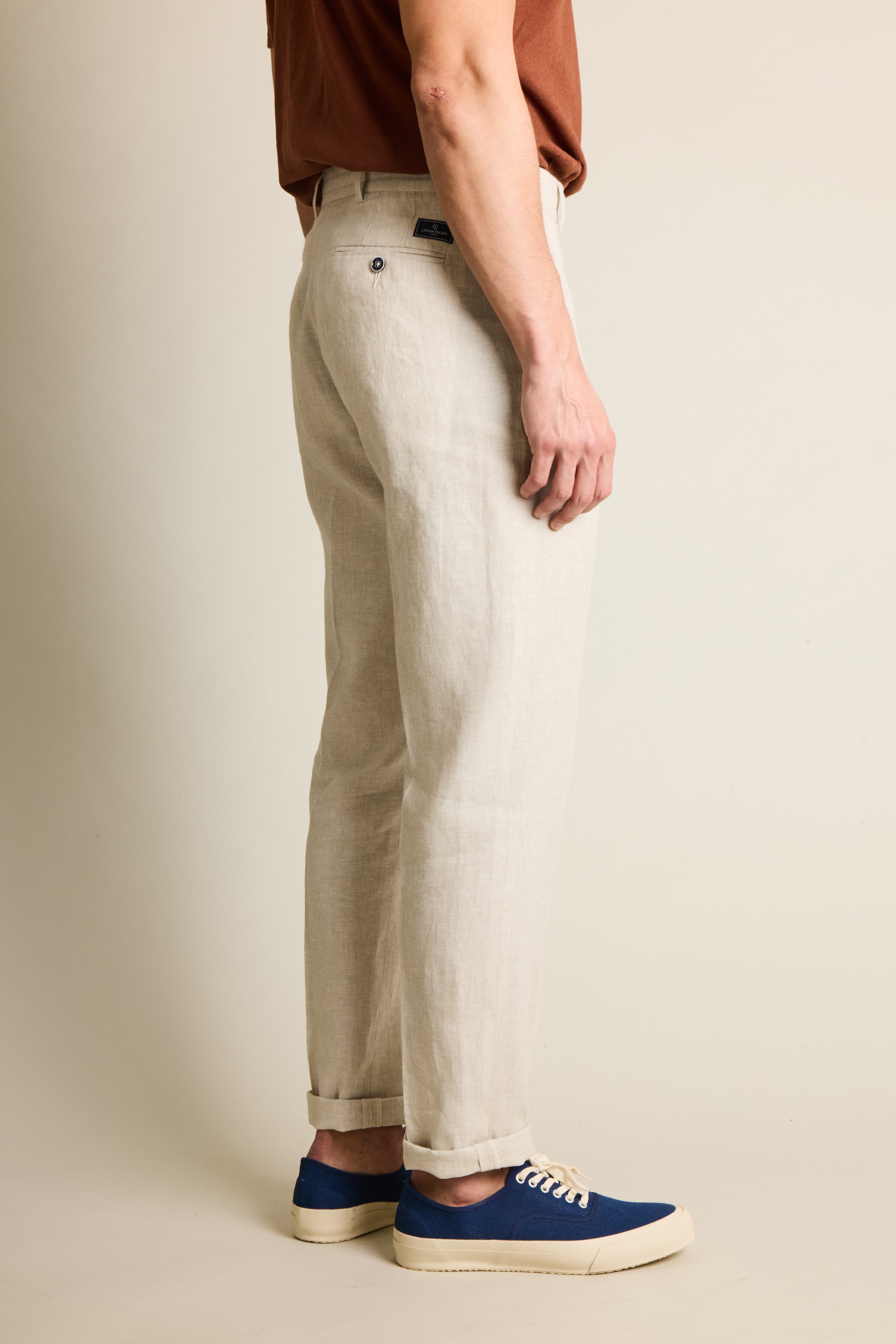 le-pantalon-lin-cru-chino-homme-coupe-carotte image 7