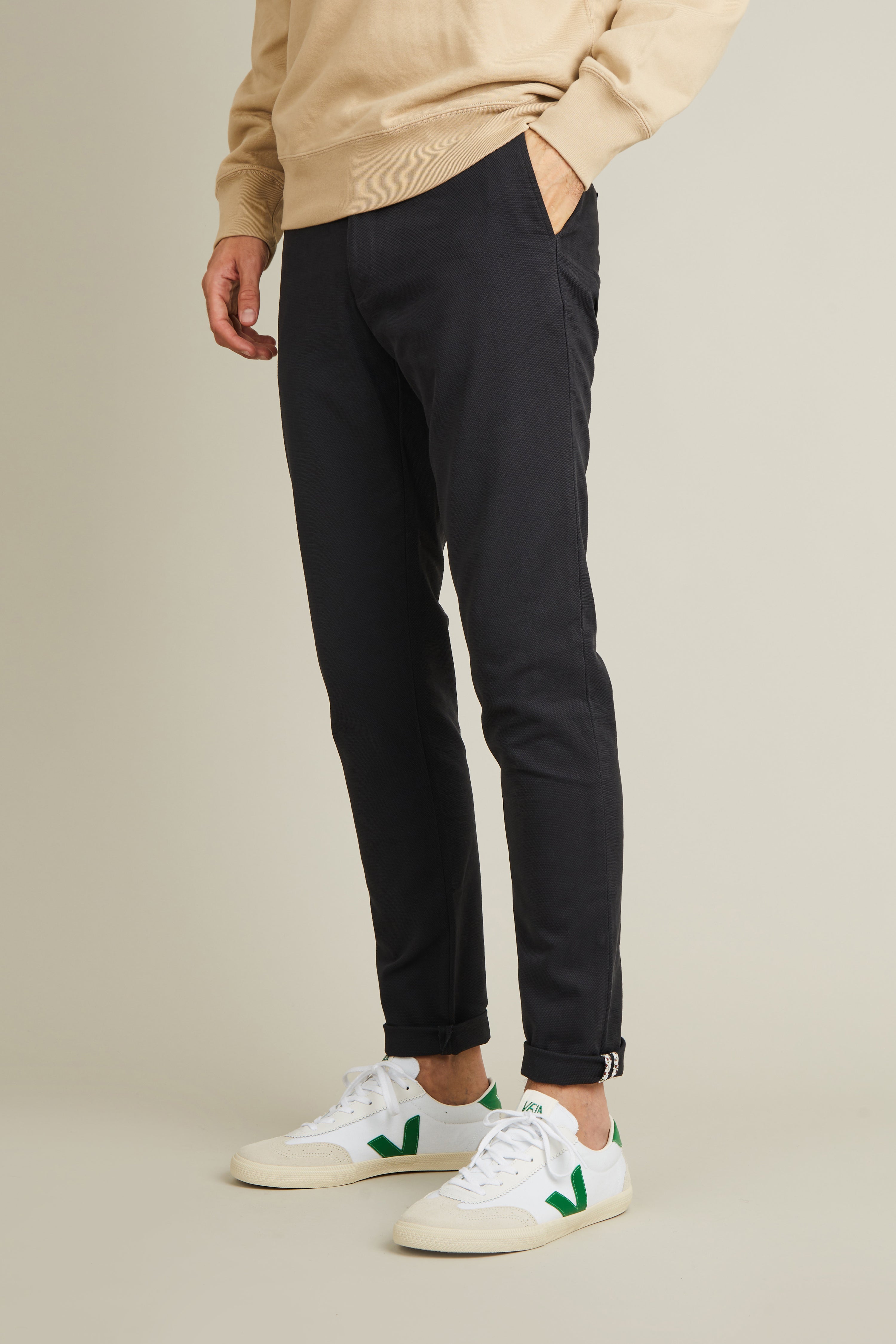 le-pantalon-chinos-homme-chino-textur-gris-anthracite-slim image 4