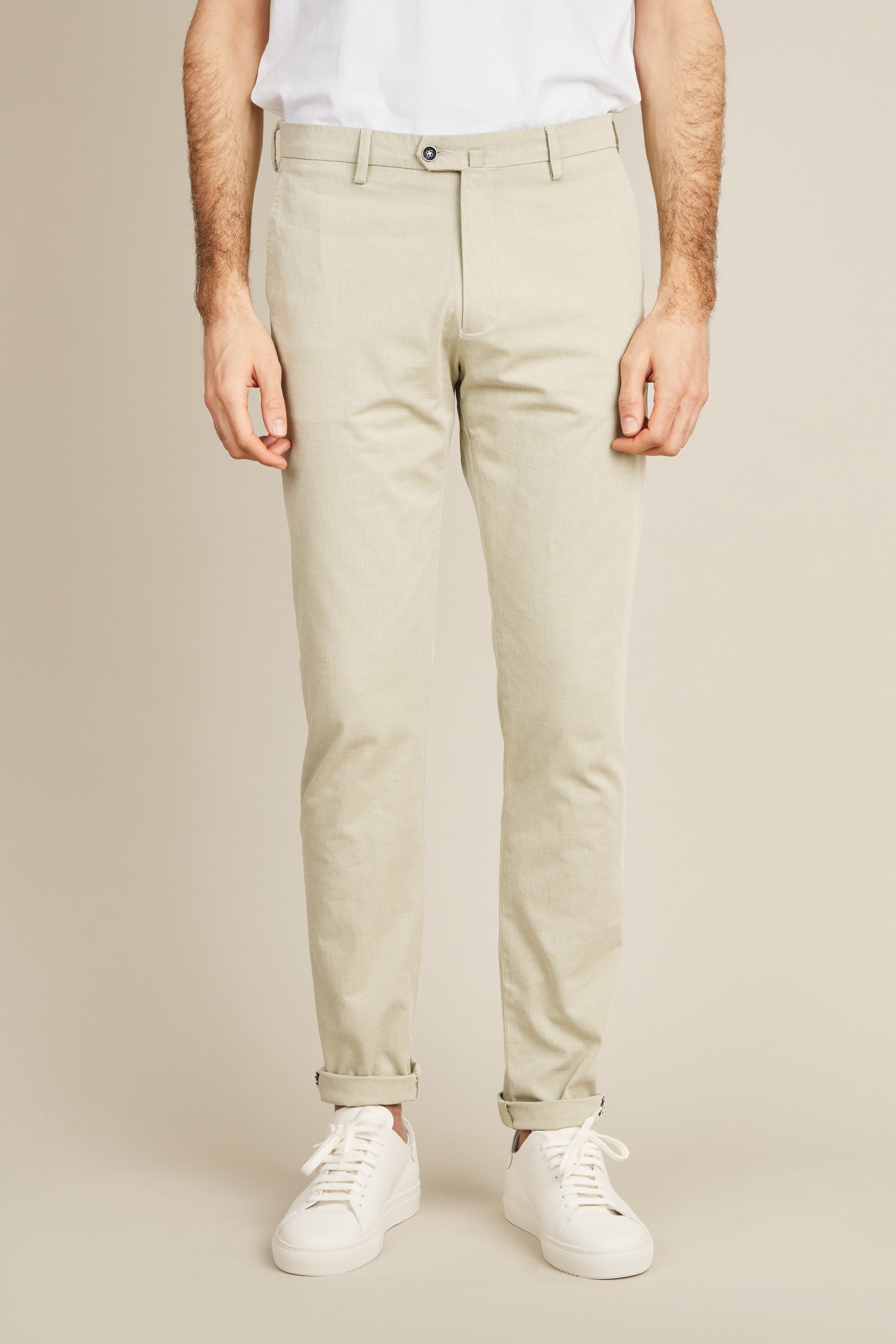 le-pantalon-chino-a-rien-pantalon-vert-olive-l-ger-170g image 1