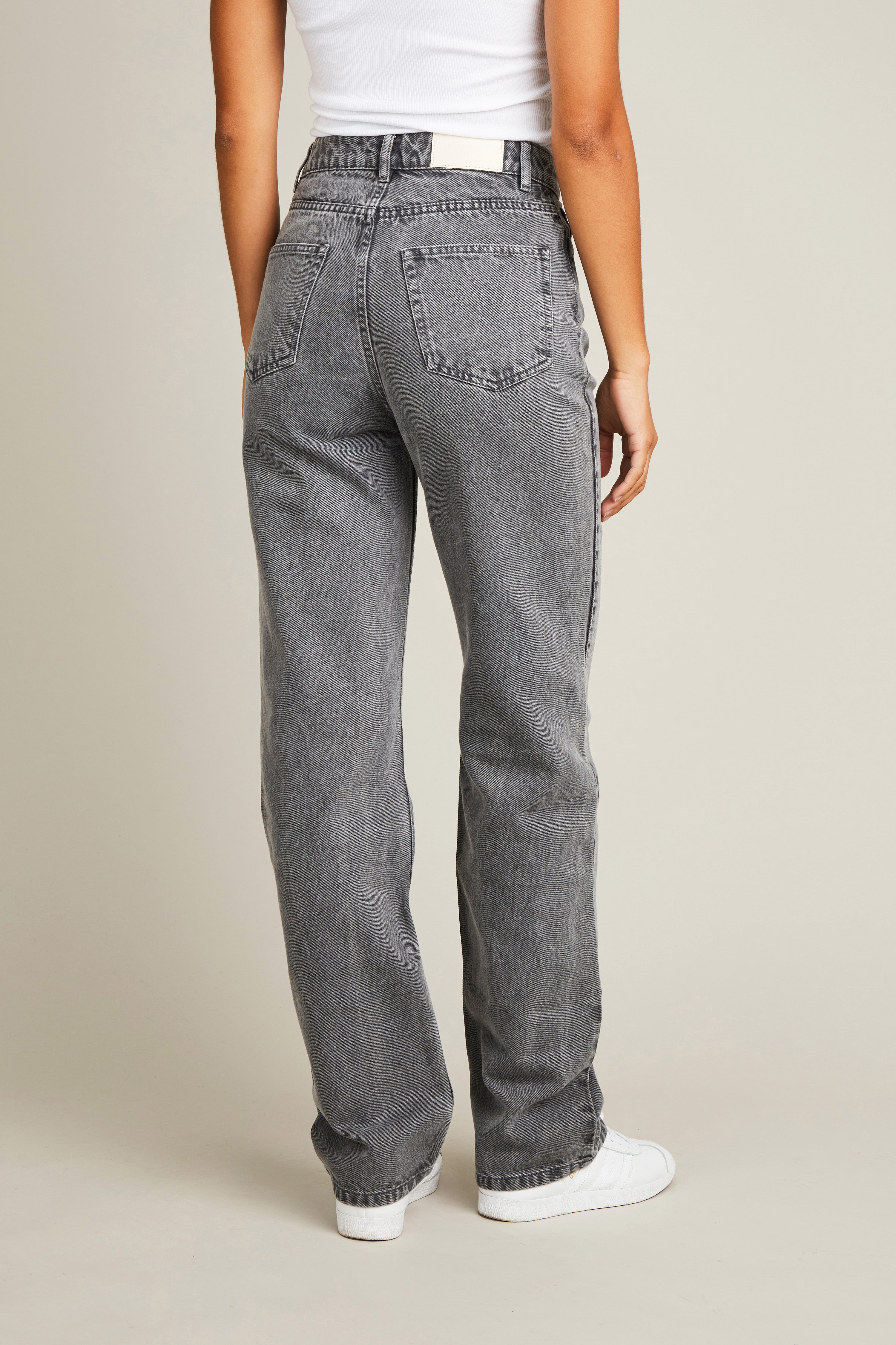 le-pantalon-jean-regular-gris-homme-coupe-droite-coton image 3