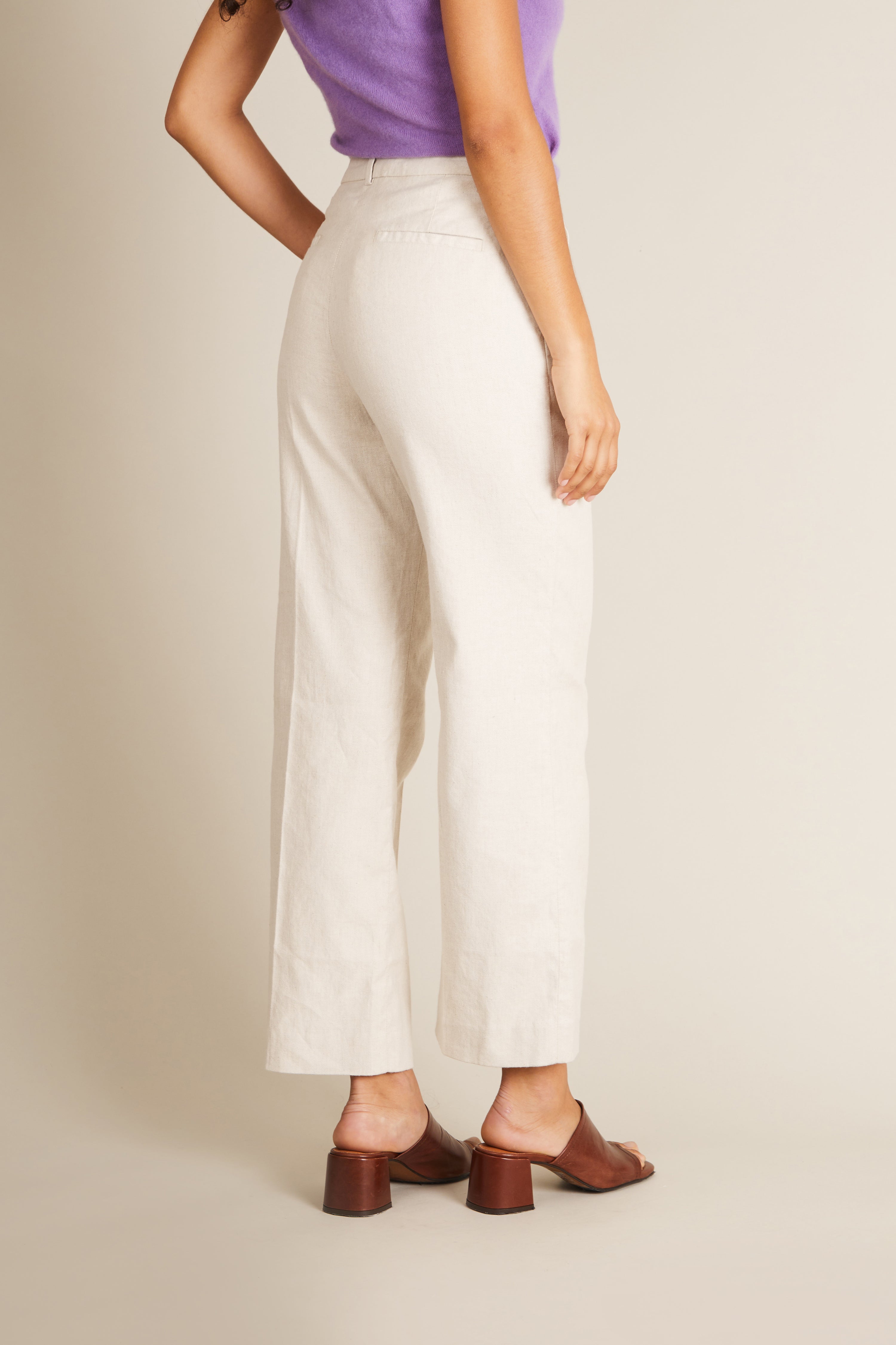 le-pantalon-flare-pantalon-femme-cru-coton-lin image 5