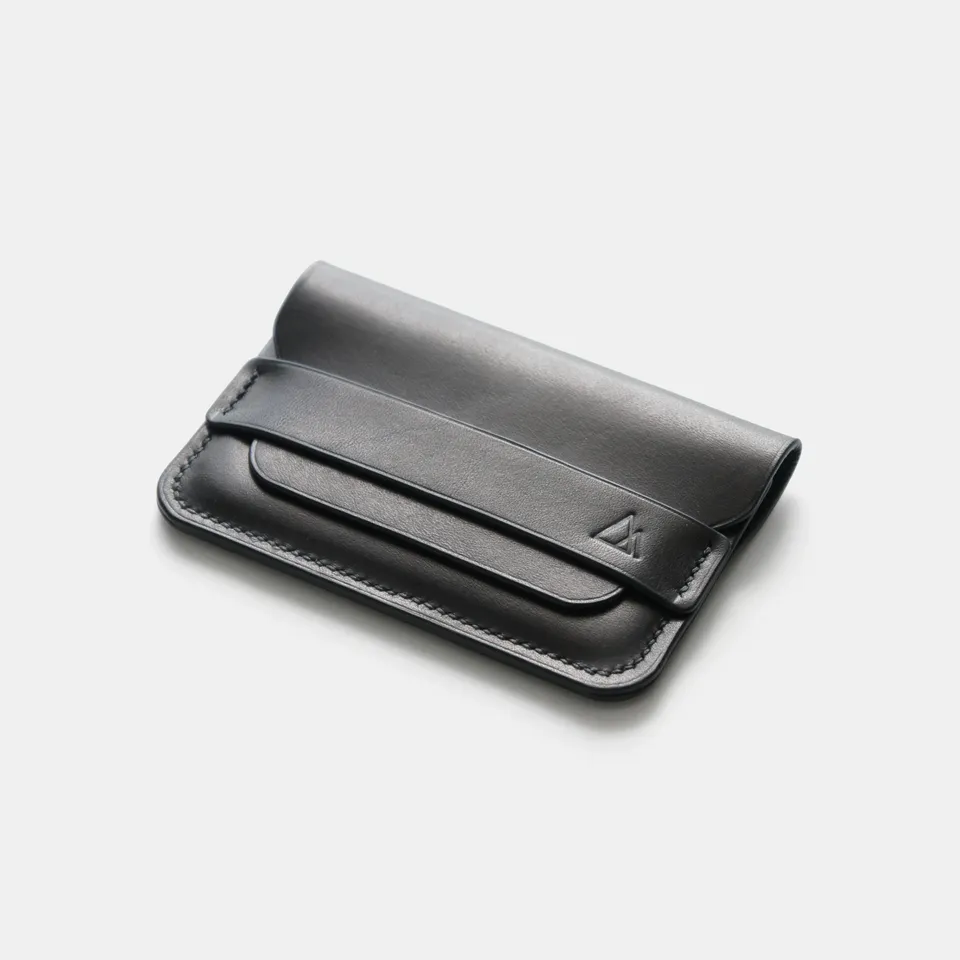 darksails-porte-cartes-enveloppe-cuir-noir-point-sellier image 1