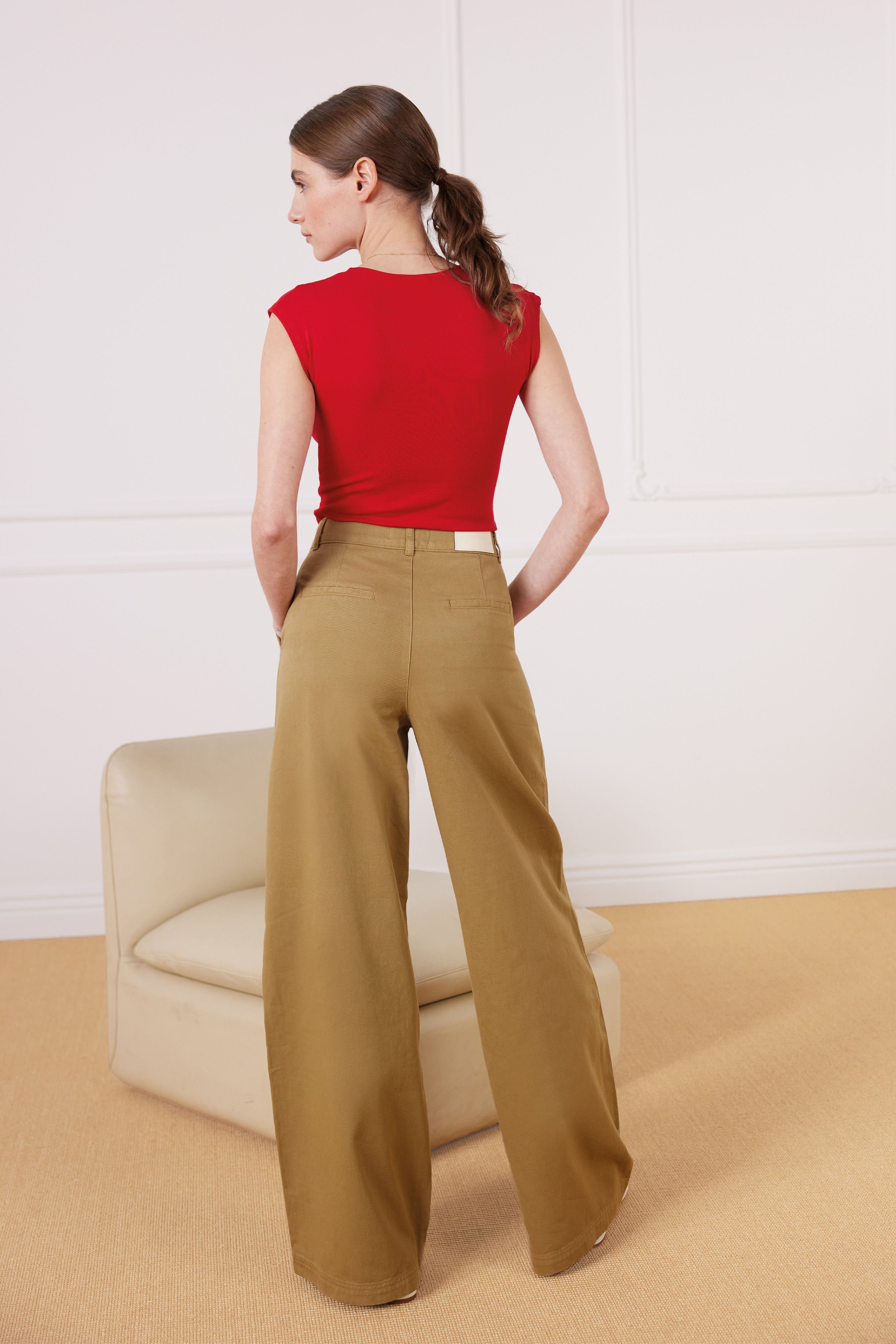 le-pantalon-pinces-beige-fonc-pantalon-coton-large image 3