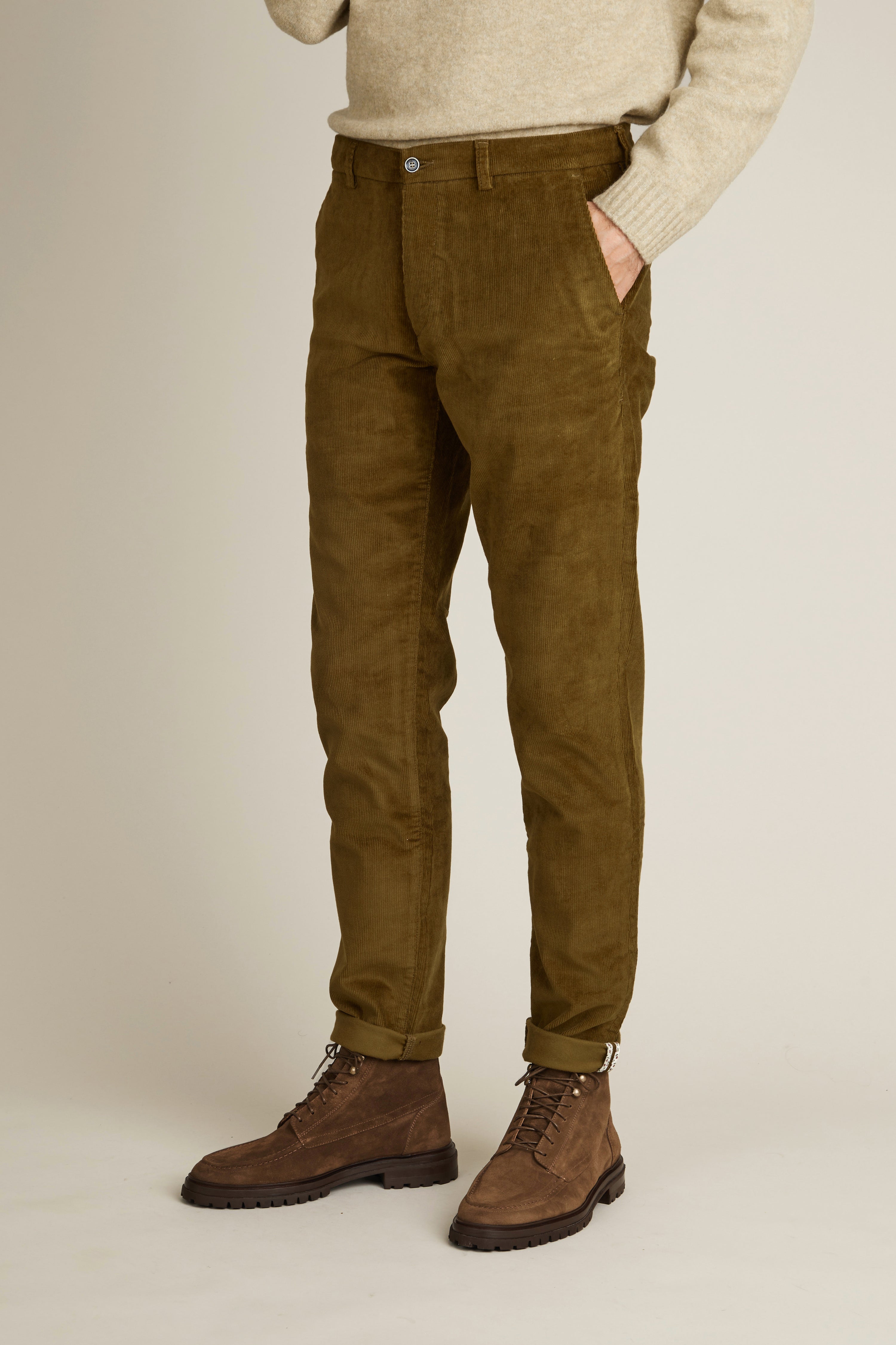 le-pantalon-chino-velours-bronze-pantalon-homme-semi-slim image 4
