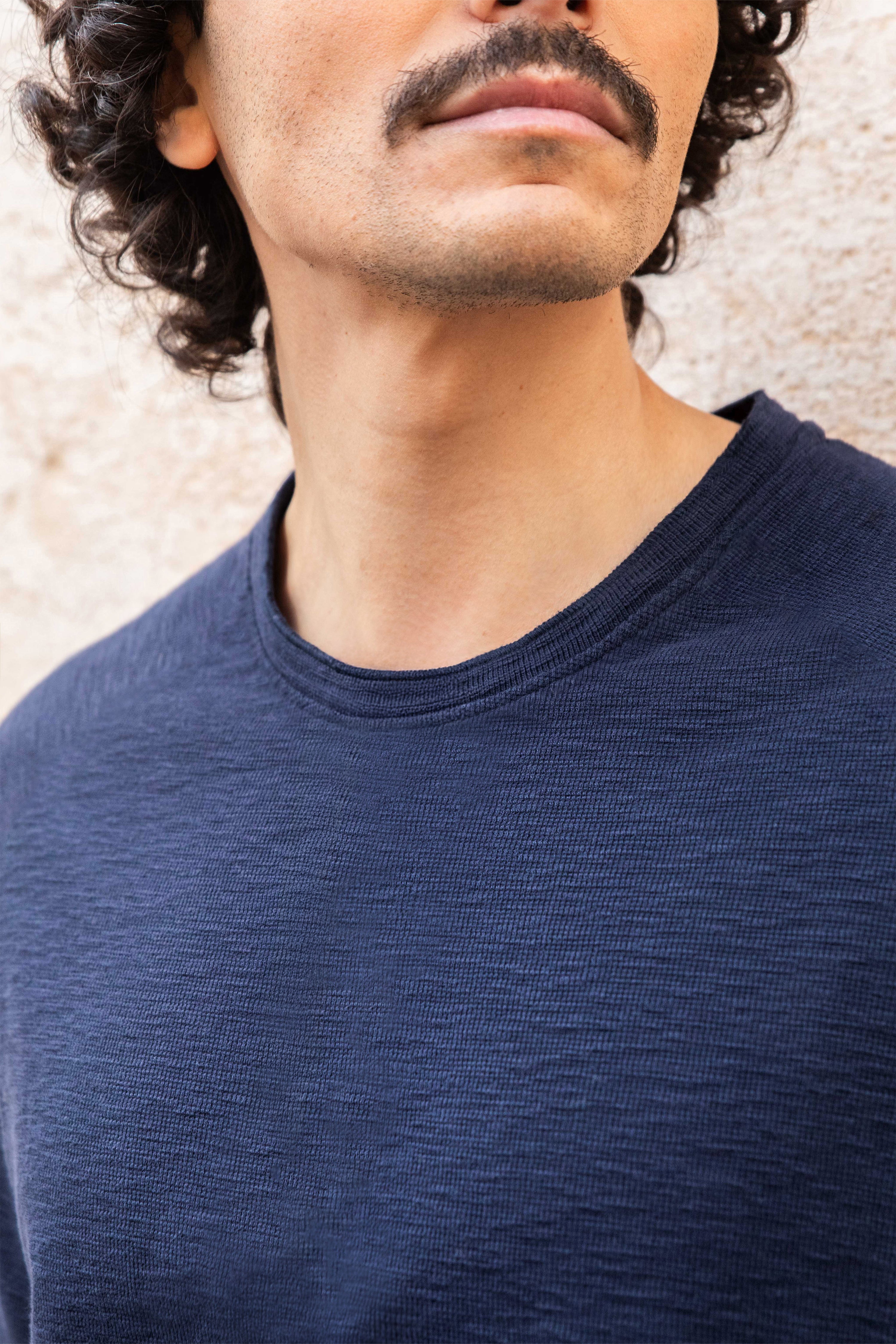 le-pantalon-t-shirt-textur-bleu-marine-coton-portugal image 2