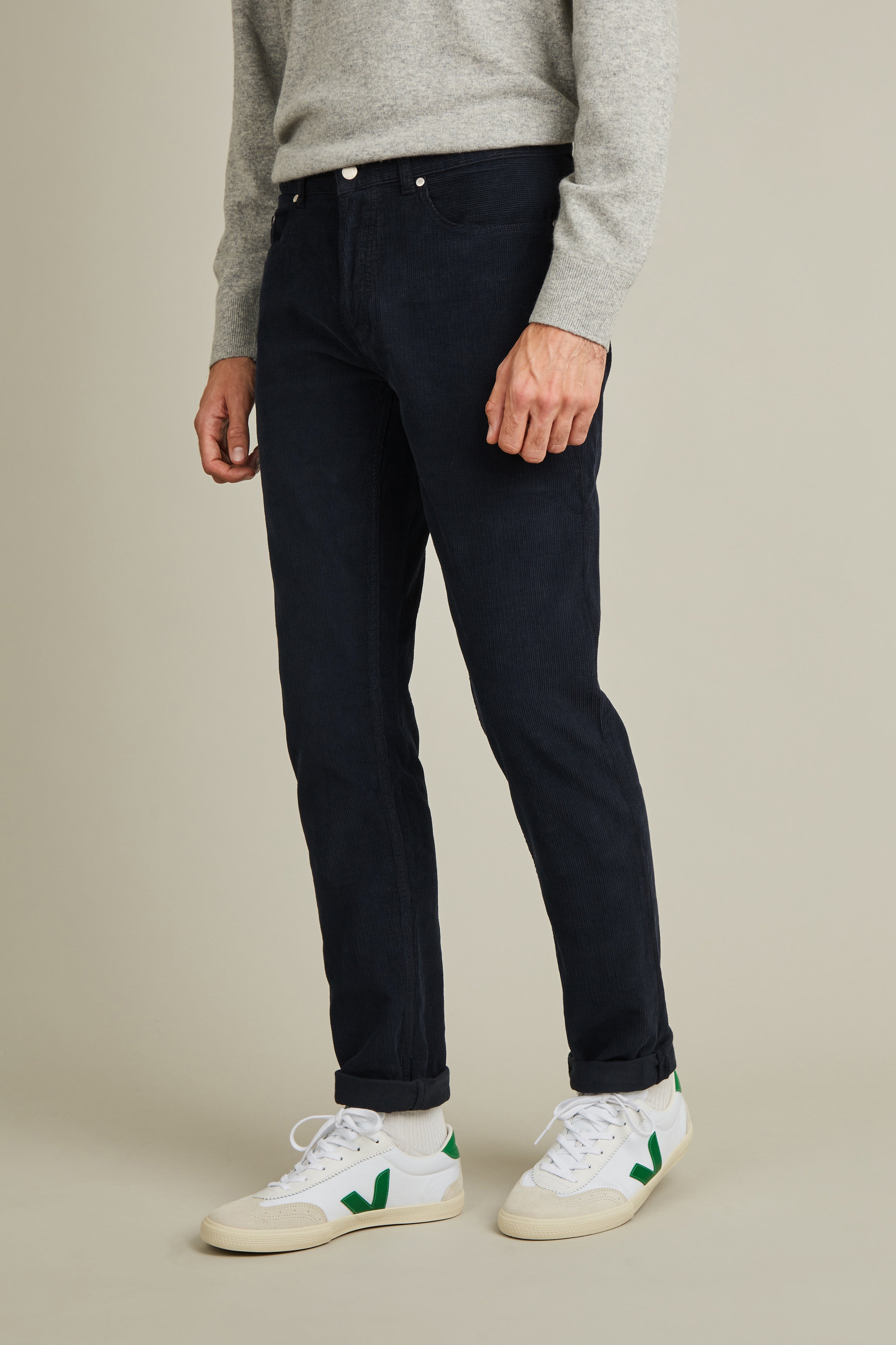 le-pantalon-5-poches-pantalon-velours-bleu-marine-coton-bio image 4