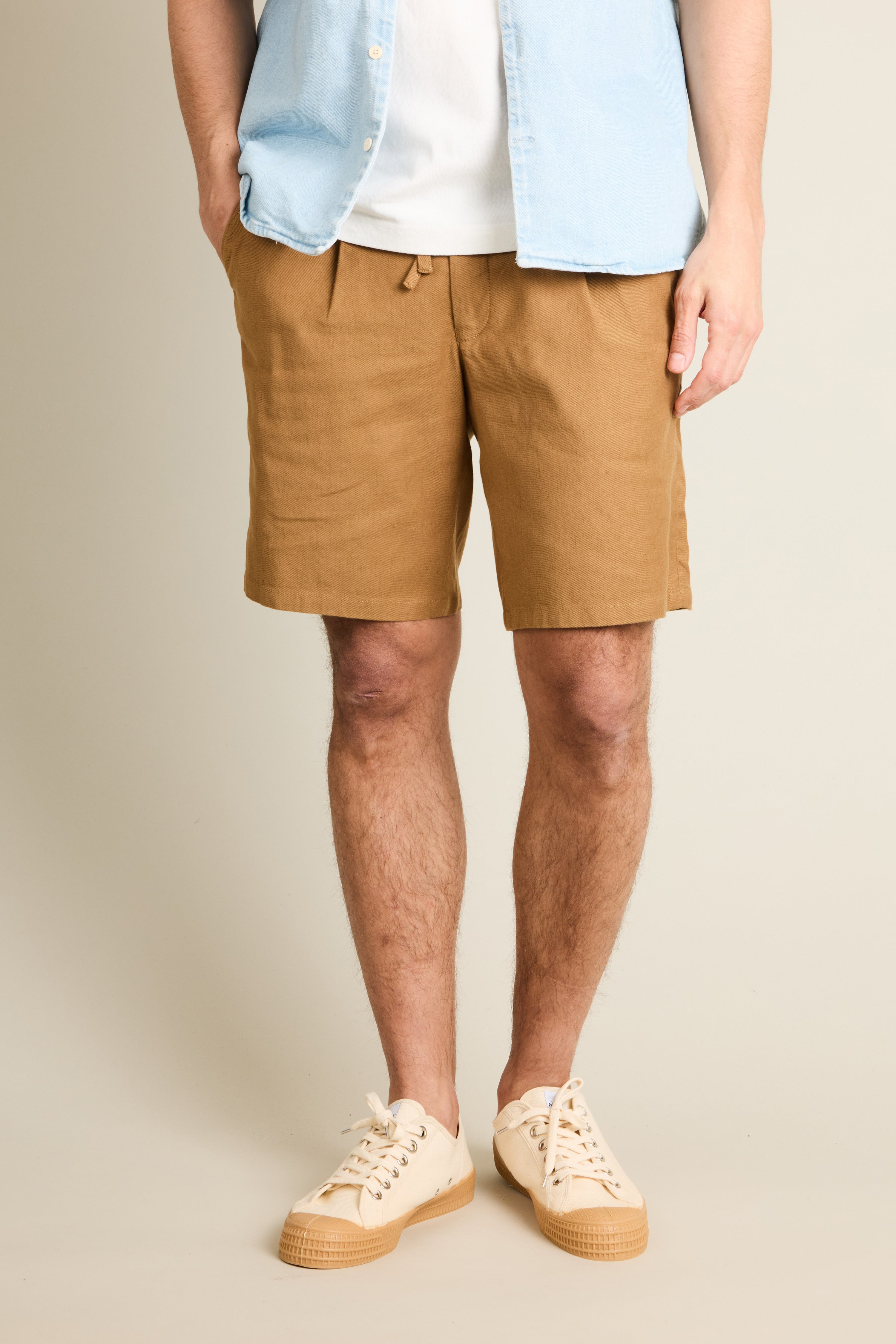le-pantalon-bermuda-coton-lin-caramel-short-homme image 8