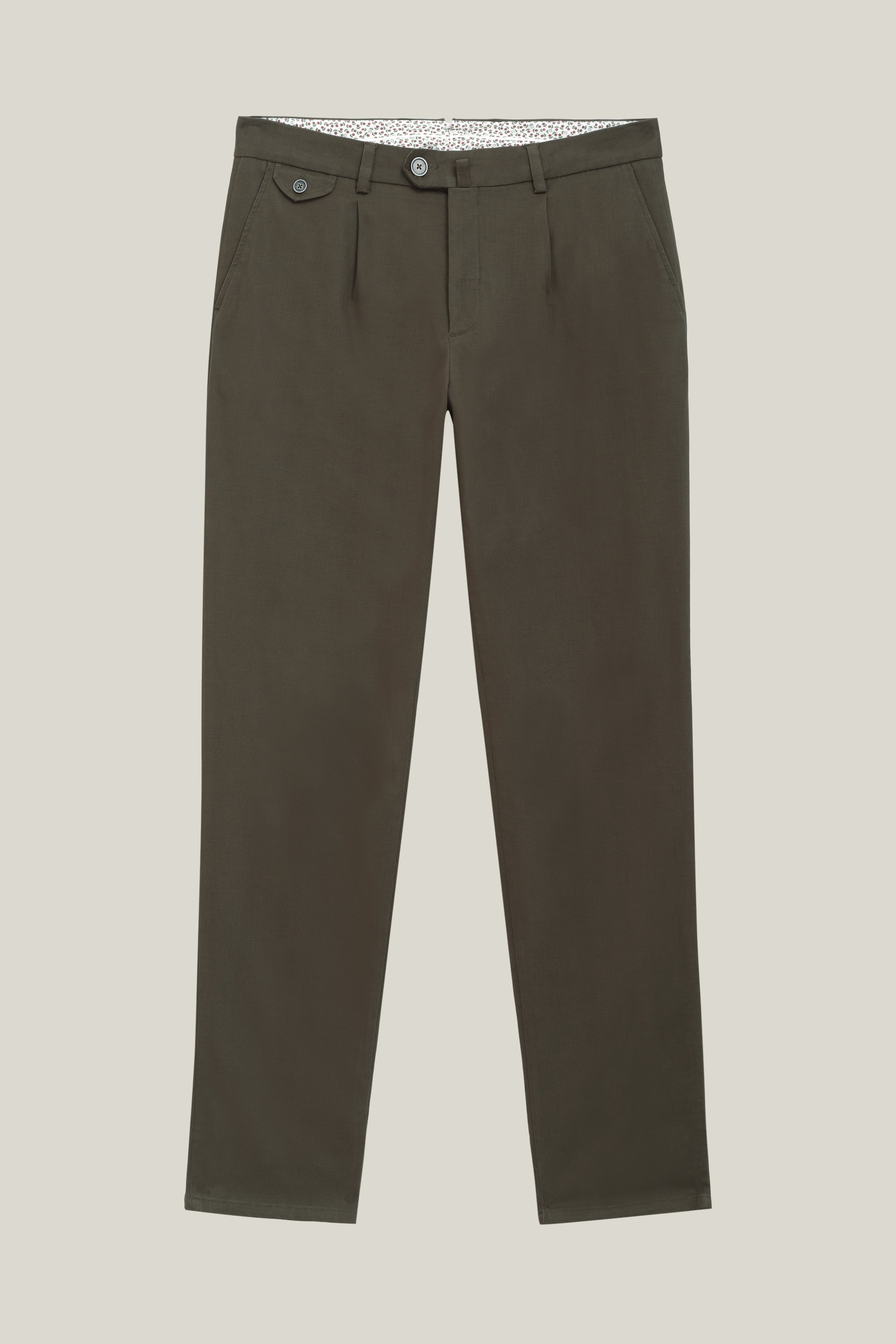 le-pantalon-chino-pinces-kaki-coupe-carotte-coton image 8