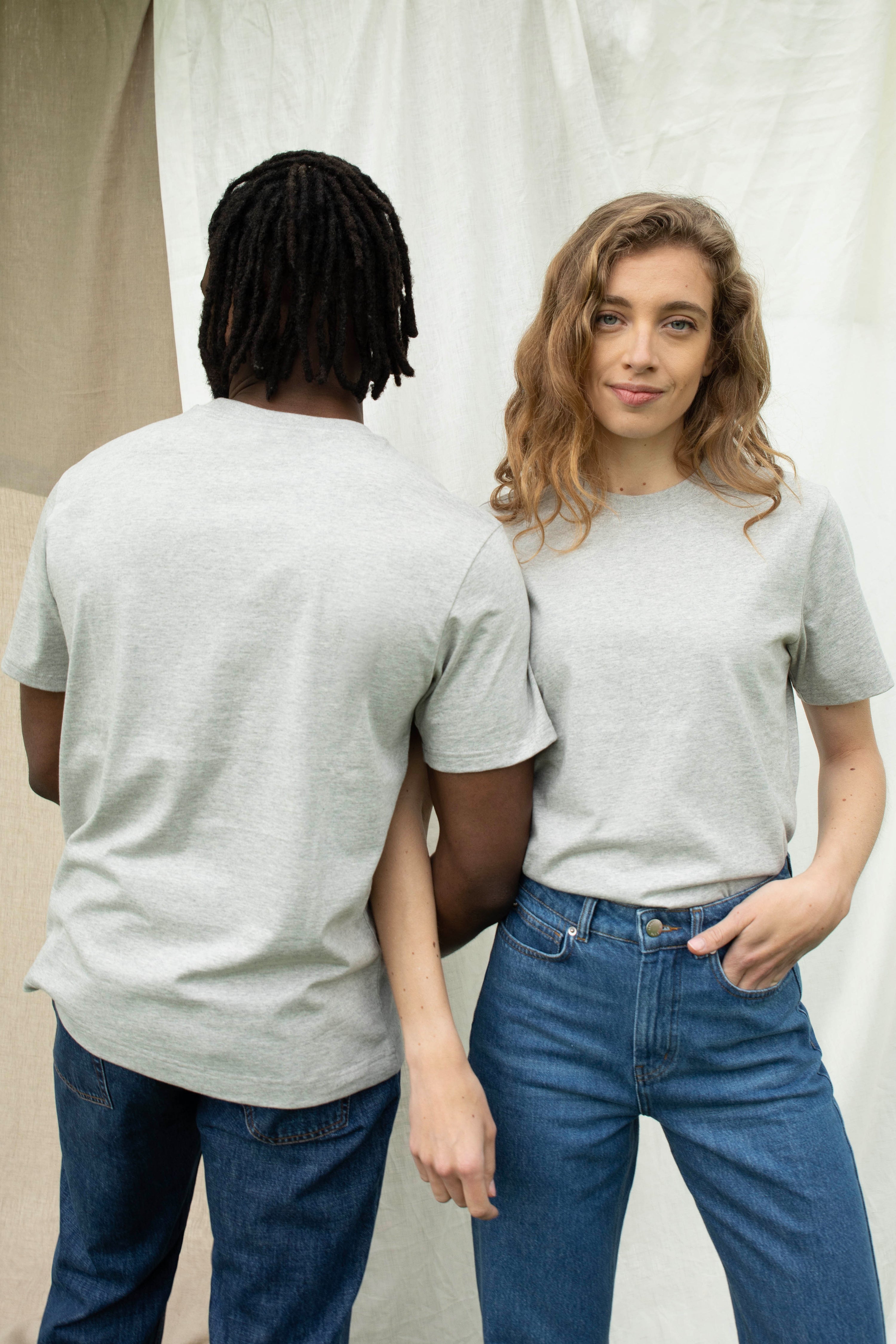 le-pantalon-tee-shirt-gris-chin-t-shirt-homme-coton-bio image 2