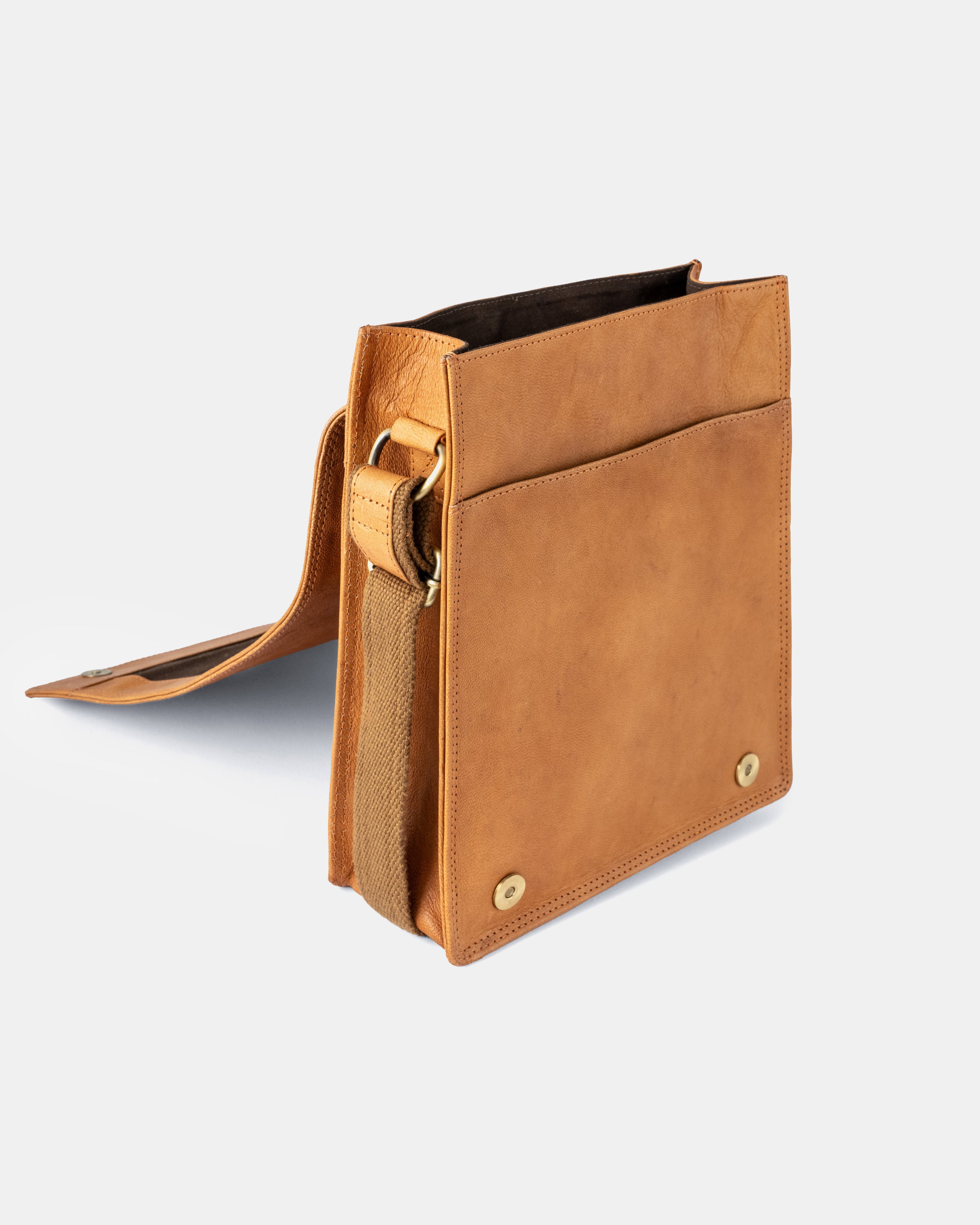 berliner-bags-konrad-sac-messenger-marron-vintage-cuir image 3