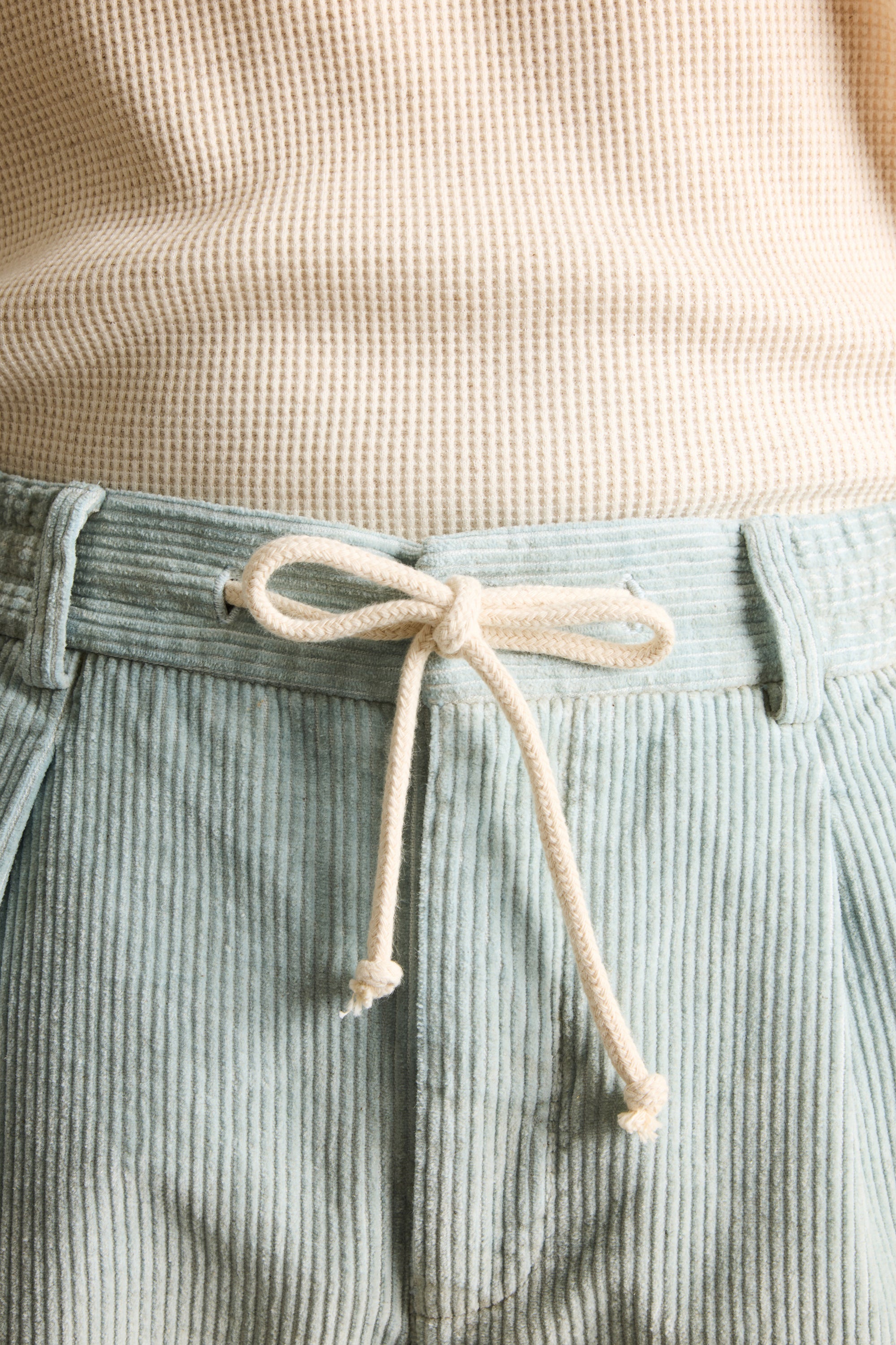 le-pantalon-bermudas-bermuda-velours-bleu-clair-coton-lin image 4