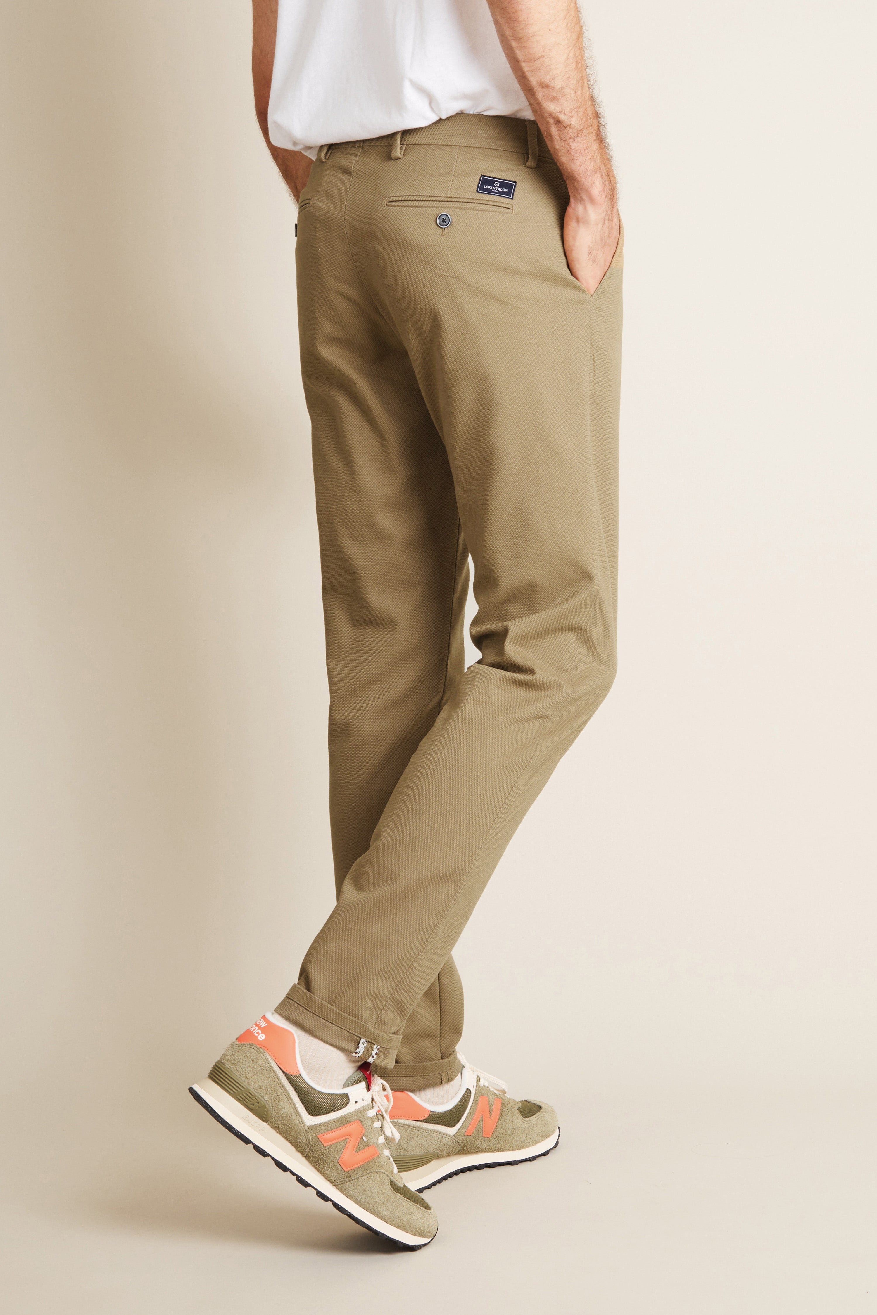 le-pantalon-chino-textur-beige-fonc-pantalon-homme-semi-slim image 4