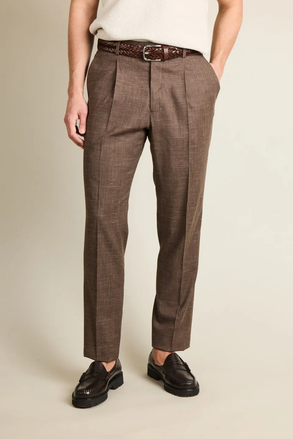 le-pantalon-pinces-homme-l-ger-marron-laine-lin-soie image 1