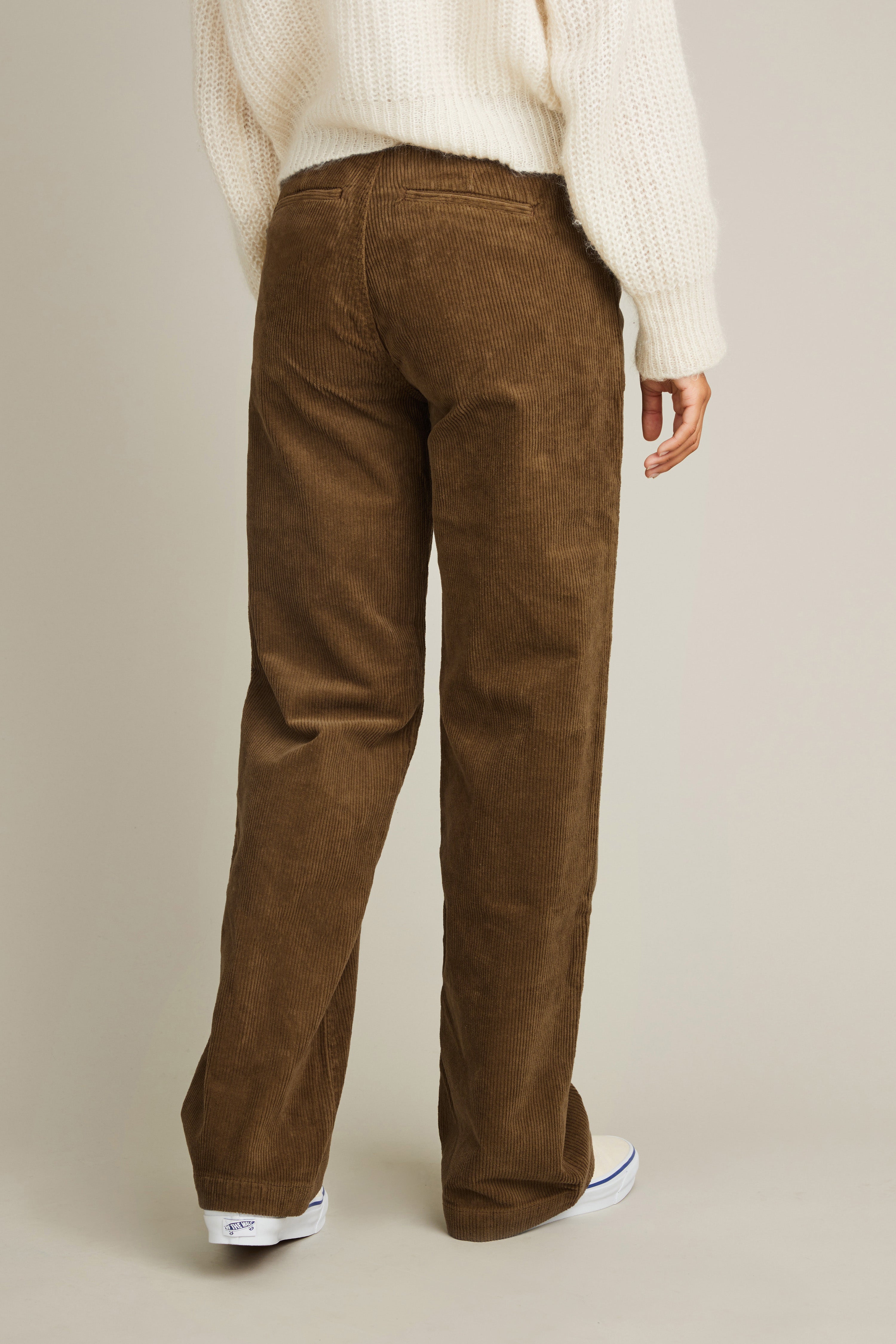 le-pantalon-carpenter-velours-pantalon-brun-taille-haute image 5
