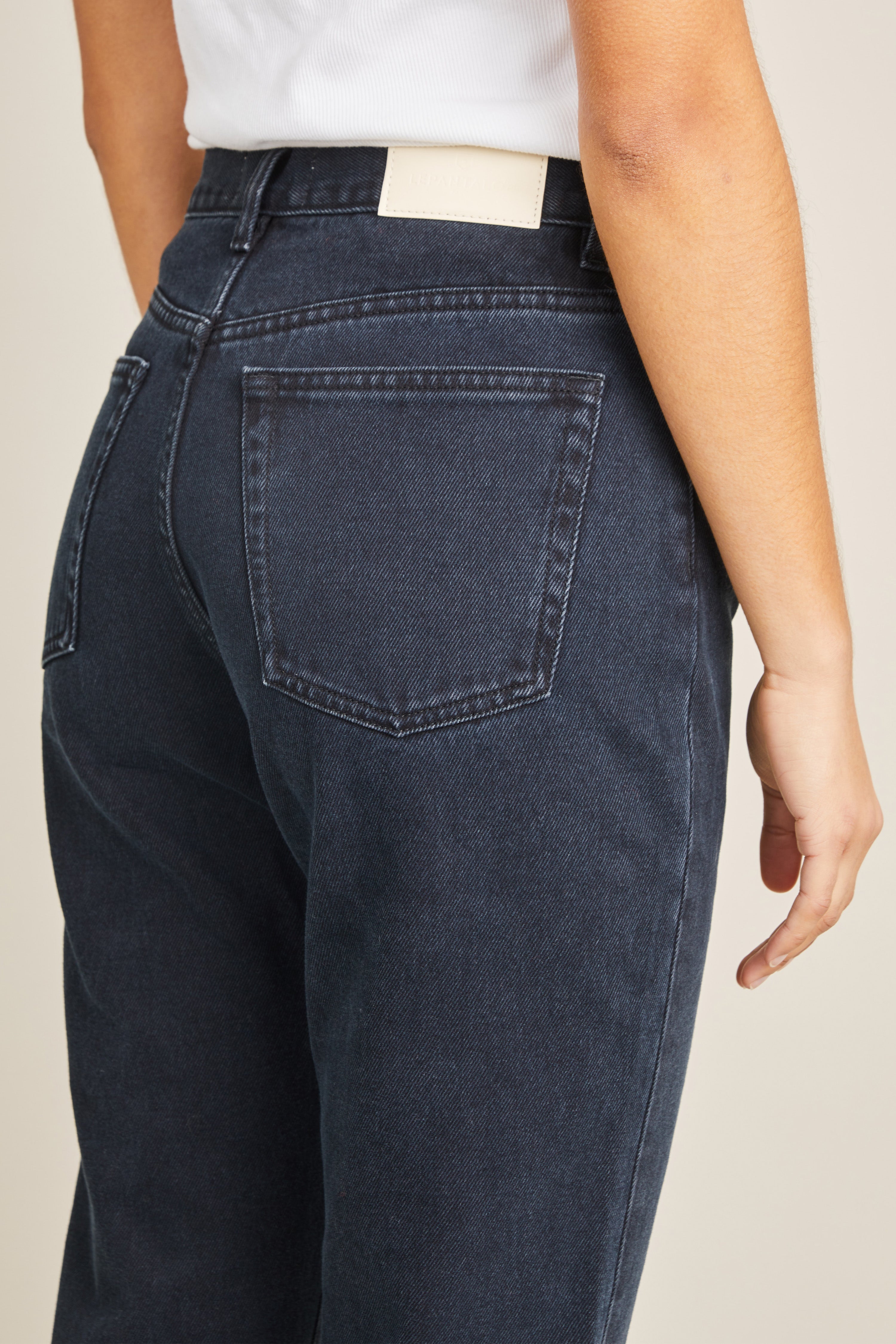 le-pantalon-jean-droit-noir-pantalon-jean-coton-bio image 2