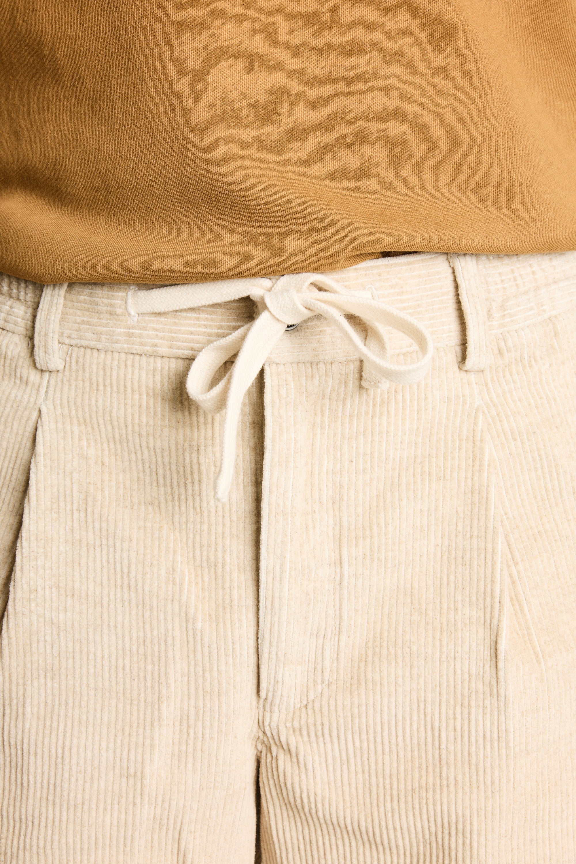 le-pantalon-bermudas-homme-bermuda-velours-ecru-ete image 4