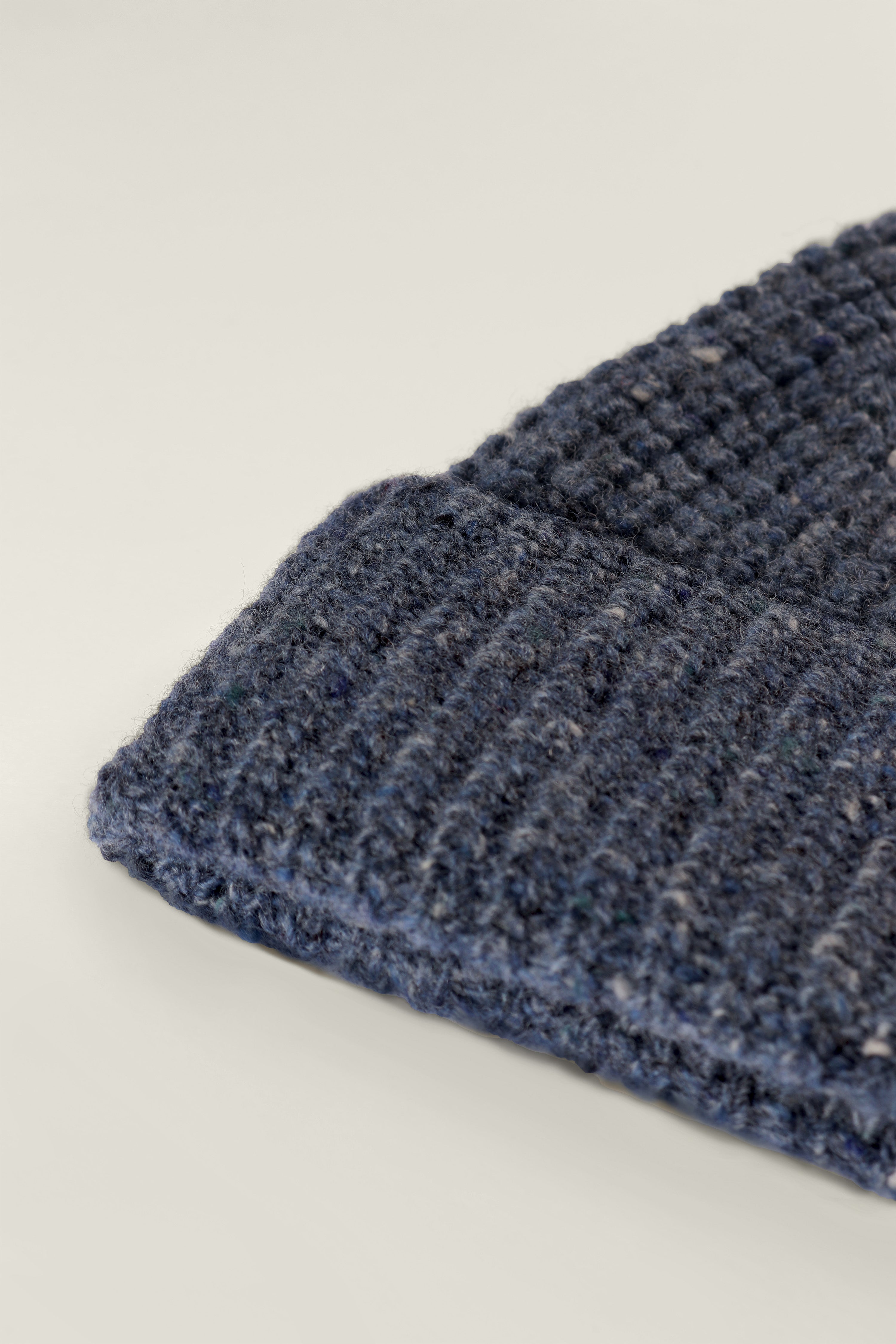 le-pantalon-bonnet-laine-bonnet-bleu-m-rinos-chin image 3