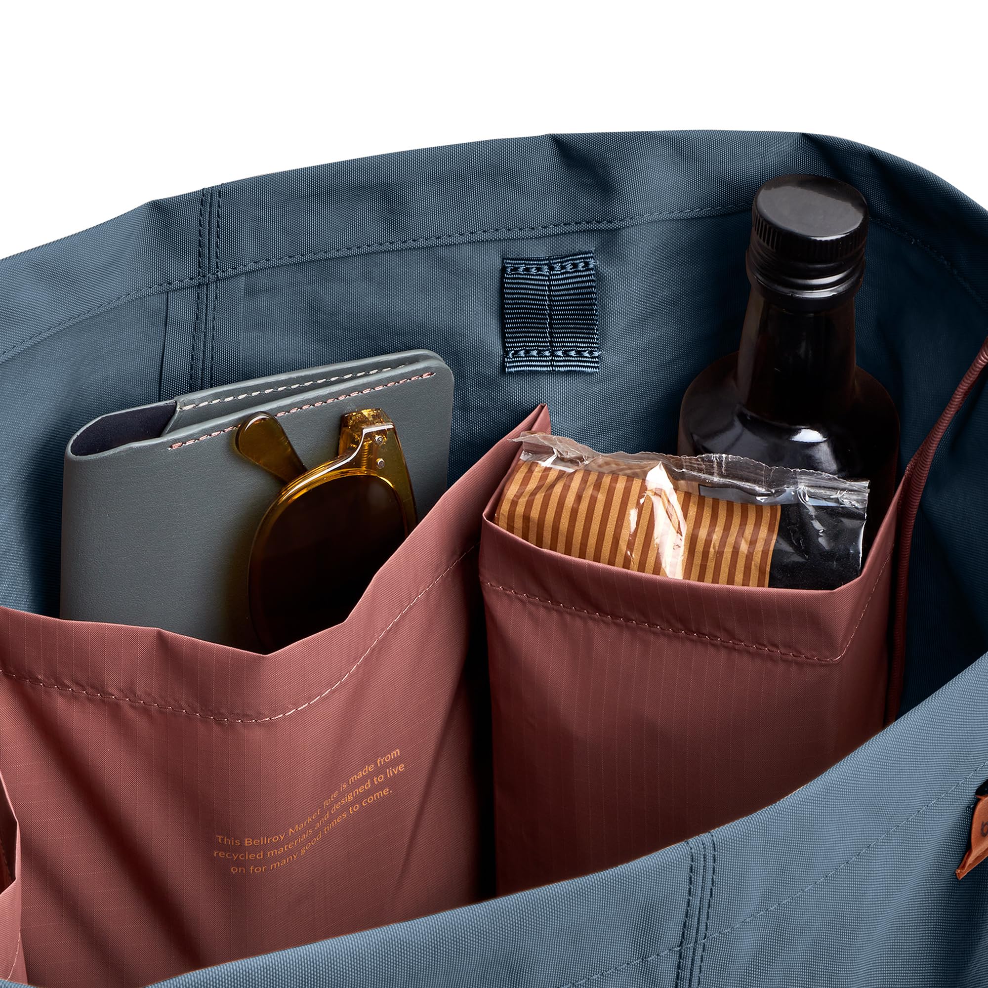 bellroy-market-tote-sac-cabas-bluesteel-recycl-bouteilles image 5