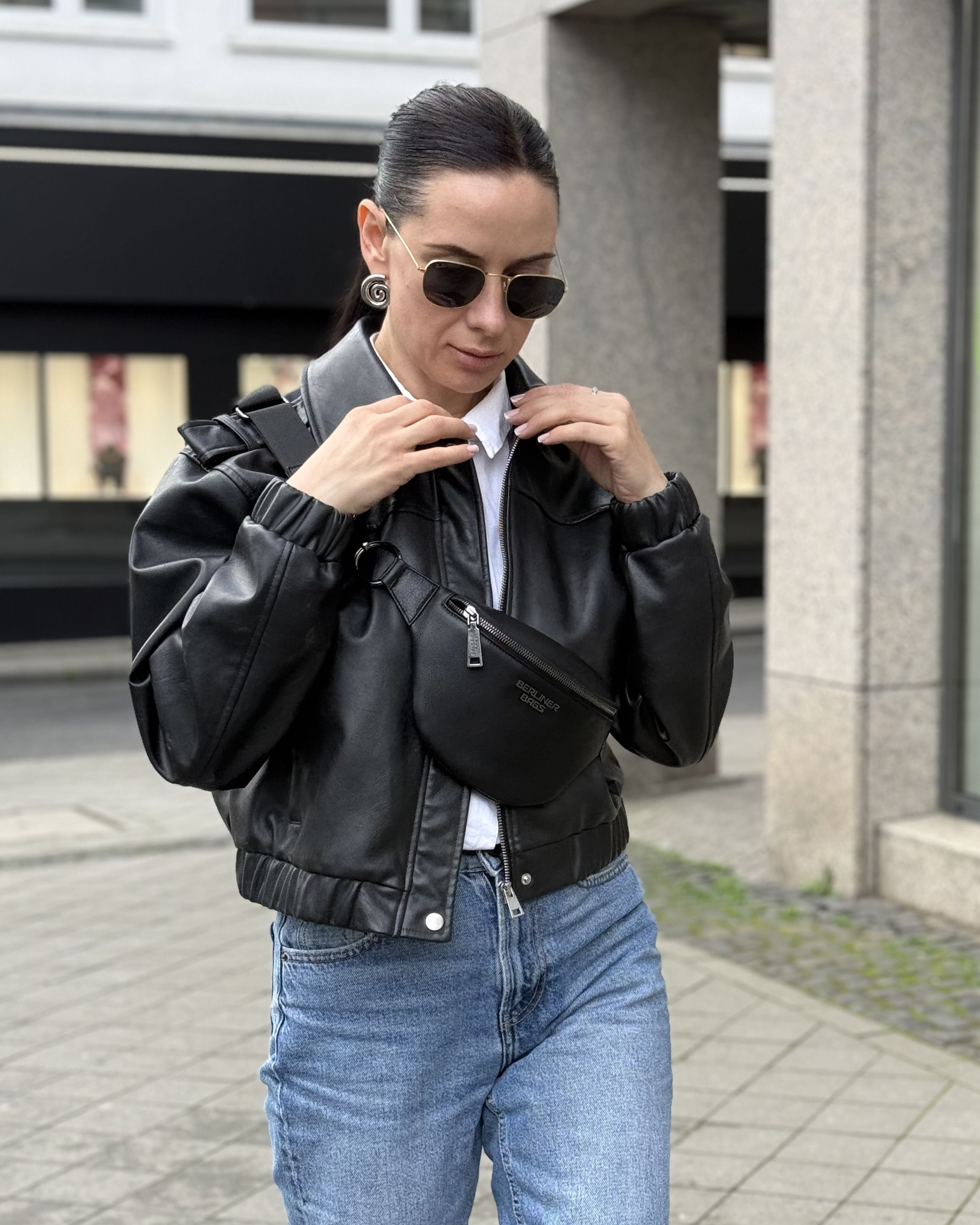 berliner-mona-m-sac-banane-cuir-noir-taille-m image 2